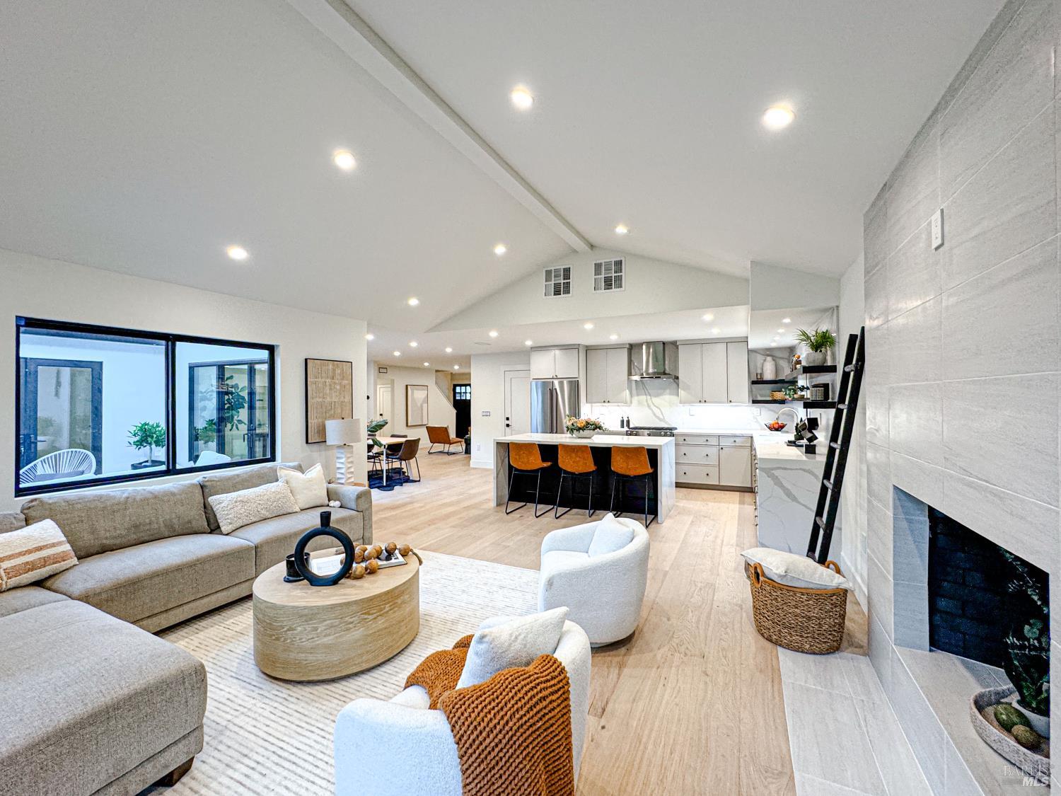 San Rafael, California, 94903, United States, 4 Bedrooms Bedrooms, ,3 BathroomsBathrooms,Residential,For Sale,1992901