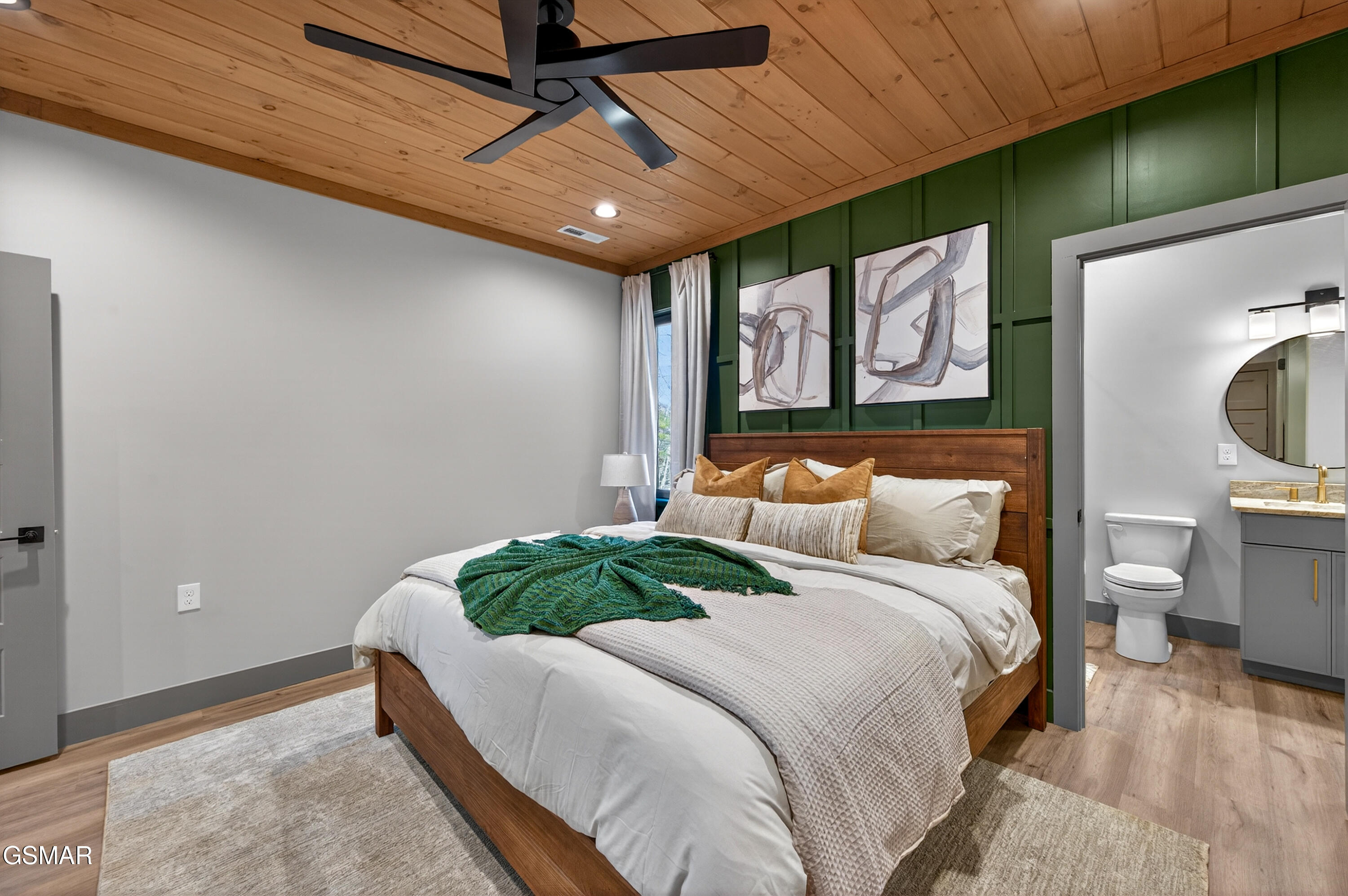 Sevierville, Tennessee, 37862, United States, 5 Bedrooms Bedrooms, ,7 BathroomsBathrooms,Residential,For Sale,2008149