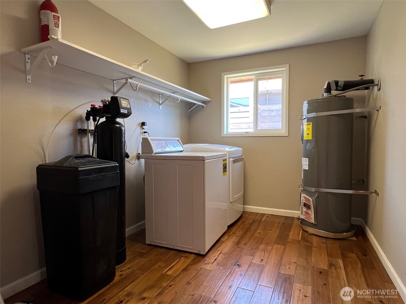 Oak Harbor, Washington, 98277, United States, 3 Bedrooms Bedrooms, ,1 BathroomBathrooms,Residential,For Sale,1983313