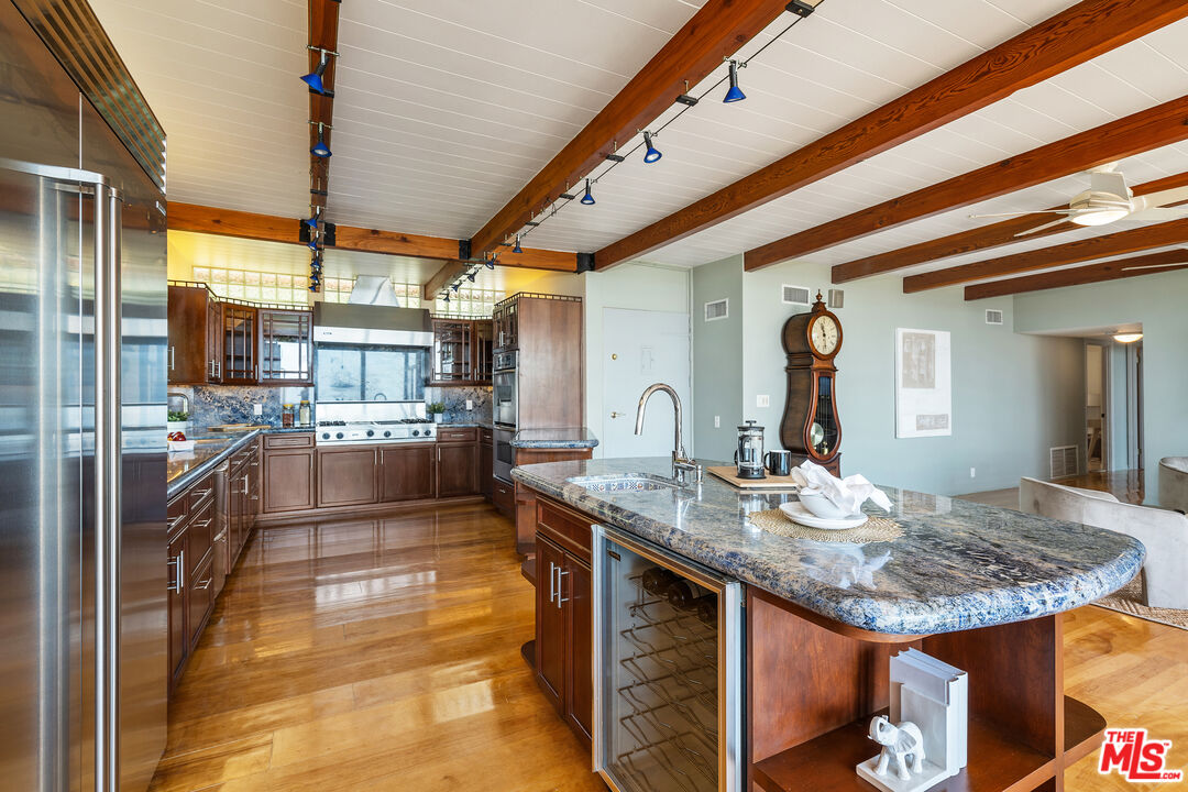 Los Angeles, California, 90027, United States, 3 Bedrooms Bedrooms, ,3 BathroomsBathrooms,Residential,For Sale,1866547