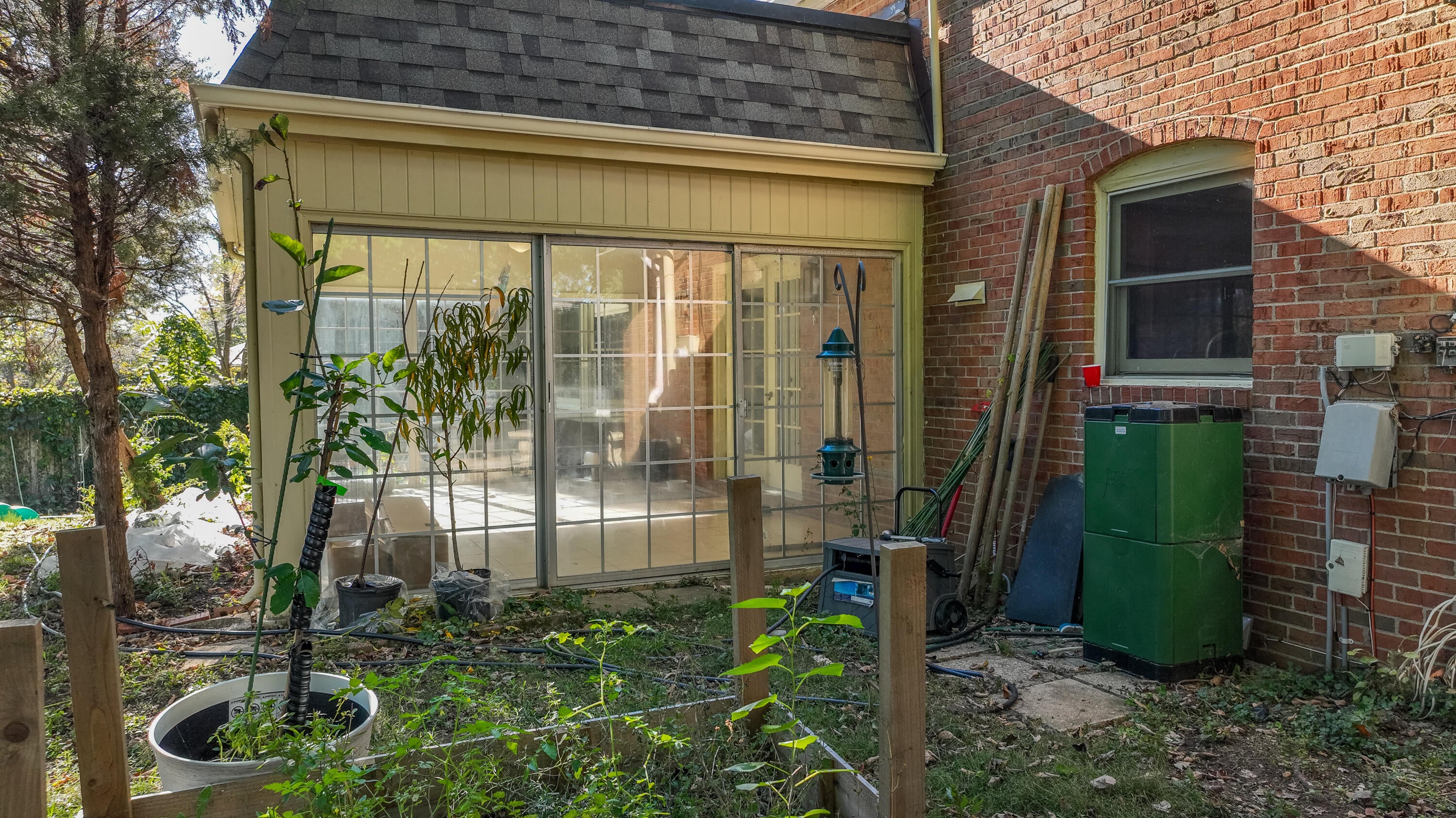 Lexington, Kentucky, 40502, United States, 4 Bedrooms Bedrooms, ,4 BathroomsBathrooms,Residential,For Sale,1976316