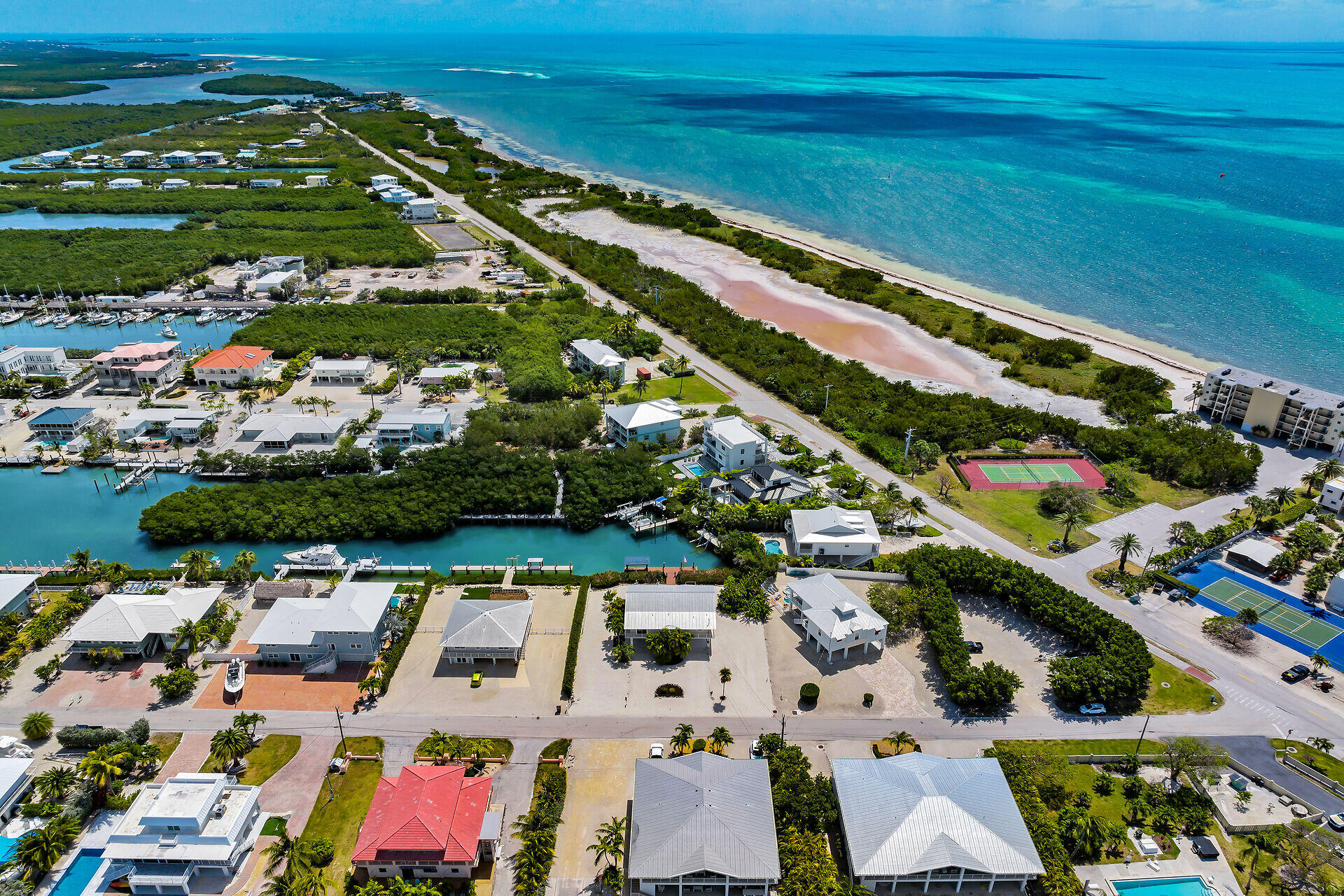 MARATHON, Florida, 33050, United States, 3 Bedrooms Bedrooms, ,2 BathroomsBathrooms,Residential,For Sale,2002078