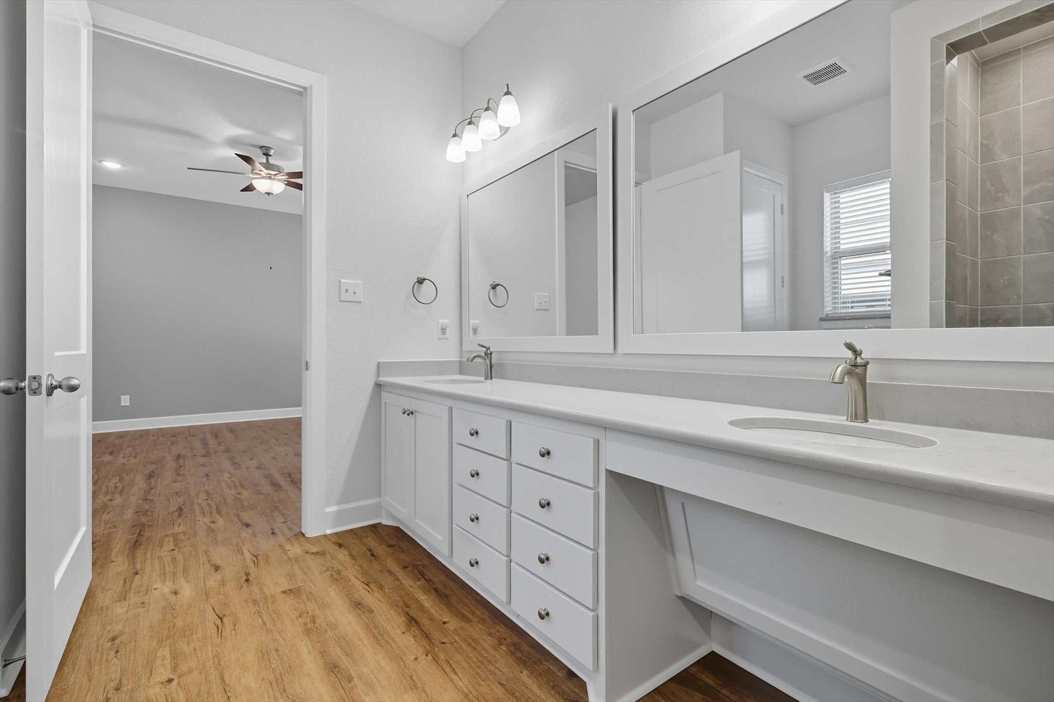 Arlington, Texas, 76005, United States, 2 Bedrooms Bedrooms, ,2 BathroomsBathrooms,Residential,For Sale,1981286