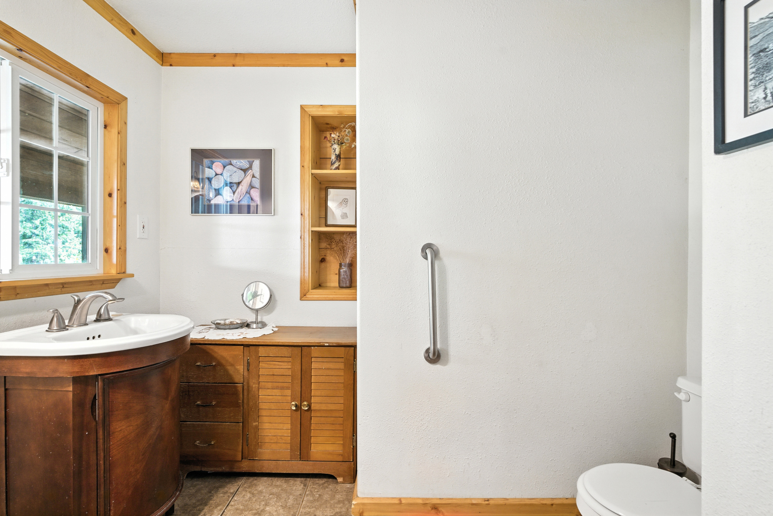 Sandpoint, Idaho, 83864, United States, 2 Bedrooms Bedrooms, ,2 BathroomsBathrooms,Residential,For Sale,2006058