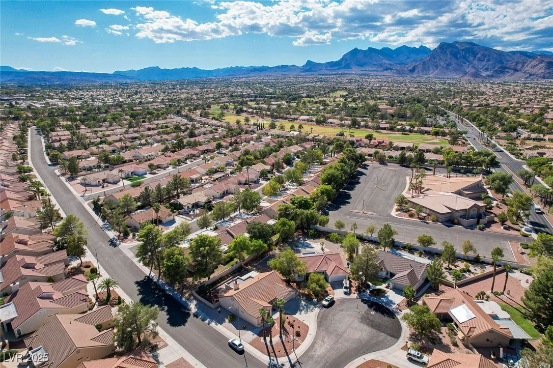 Las Vegas, Nevada, 89134, United States, 2 Bedrooms Bedrooms, ,2 BathroomsBathrooms,Residential,For Sale,1950375