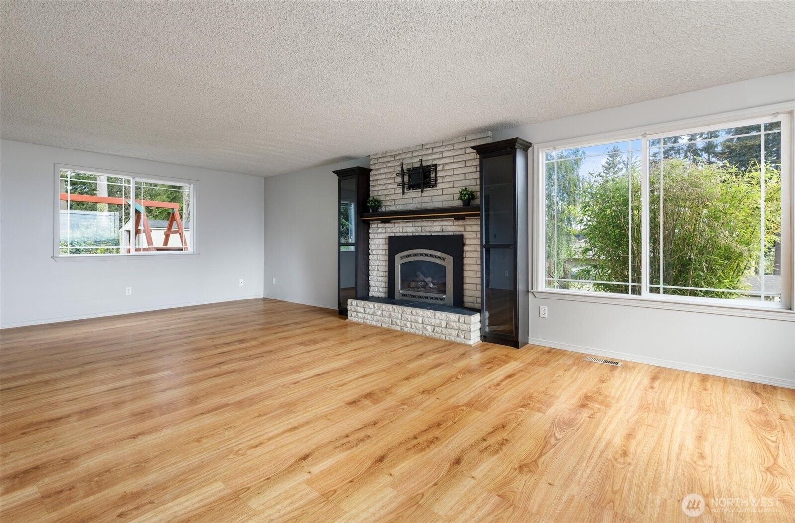 Oak Harbor, Washington, 98277, United States, 3 Bedrooms Bedrooms, ,2 BathroomsBathrooms,Residential,For Sale,1996156