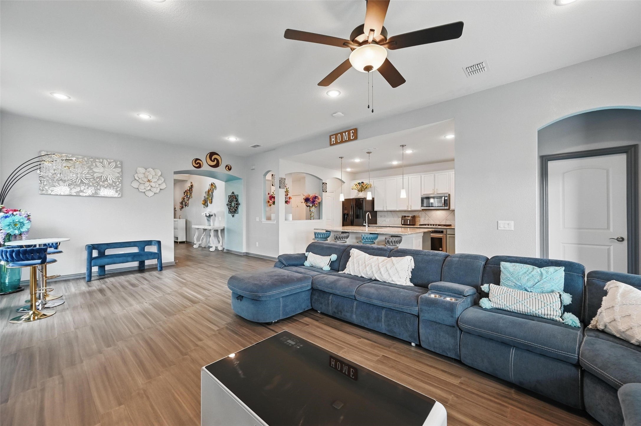 Fort Worth, Texas, 76052, United States, 4 Bedrooms Bedrooms, ,4 BathroomsBathrooms,Residential,For Sale,1980397