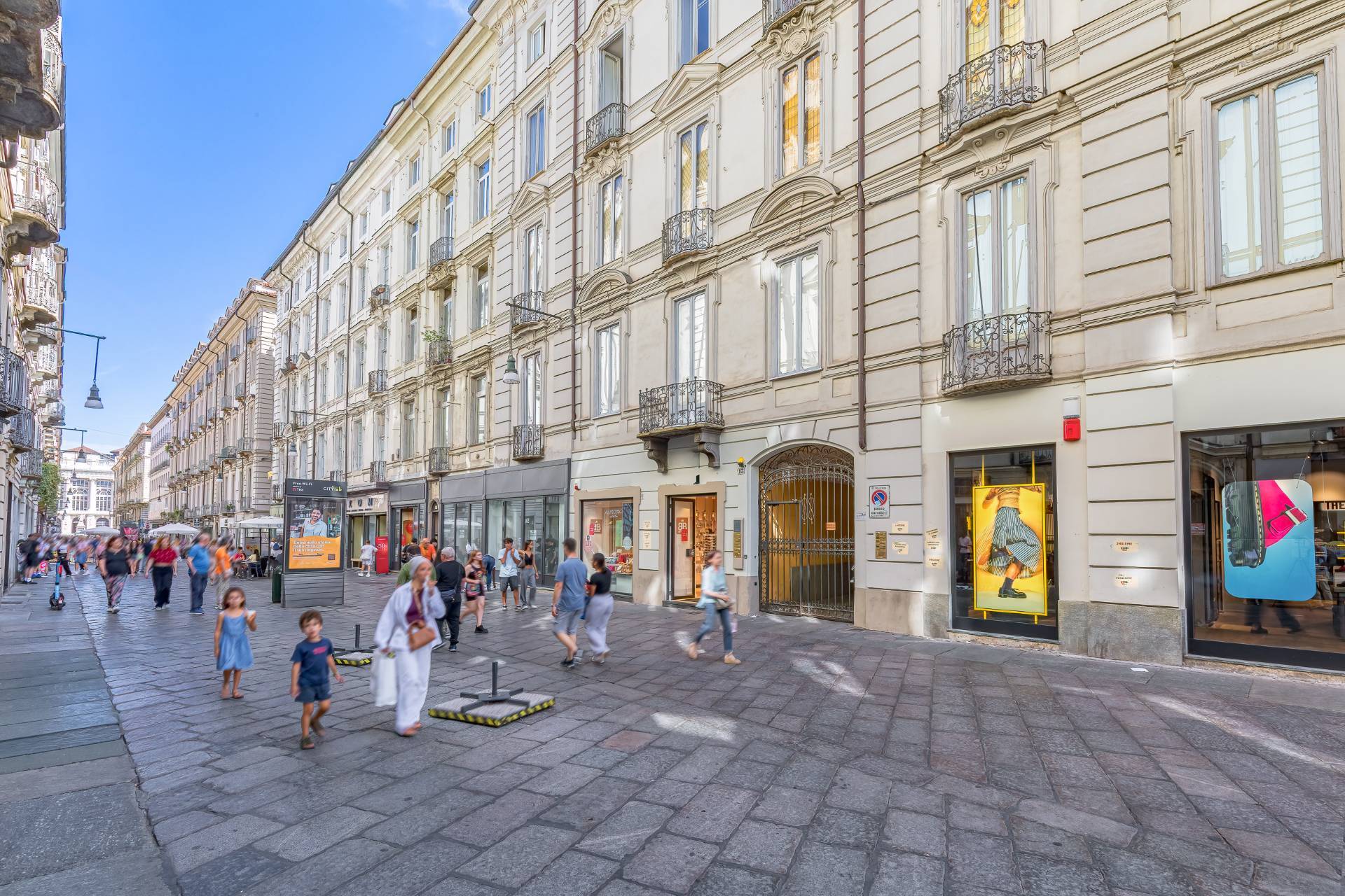 Torino, Torino, 10100, IT, 3 Bedrooms Bedrooms, ,1 BathroomBathrooms,Residential,For Sale,1925782