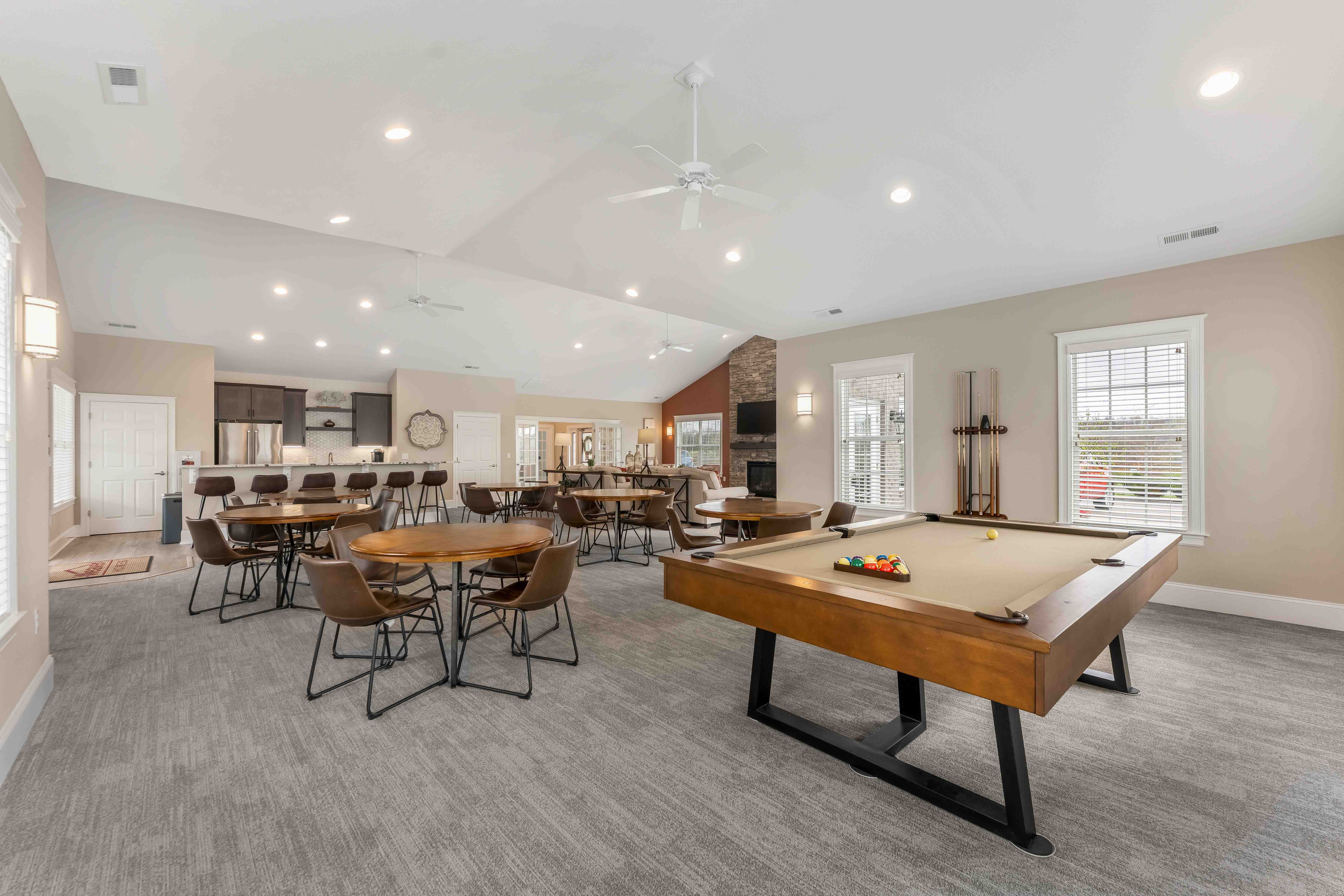  2003 South Links Avenue - 物件實景