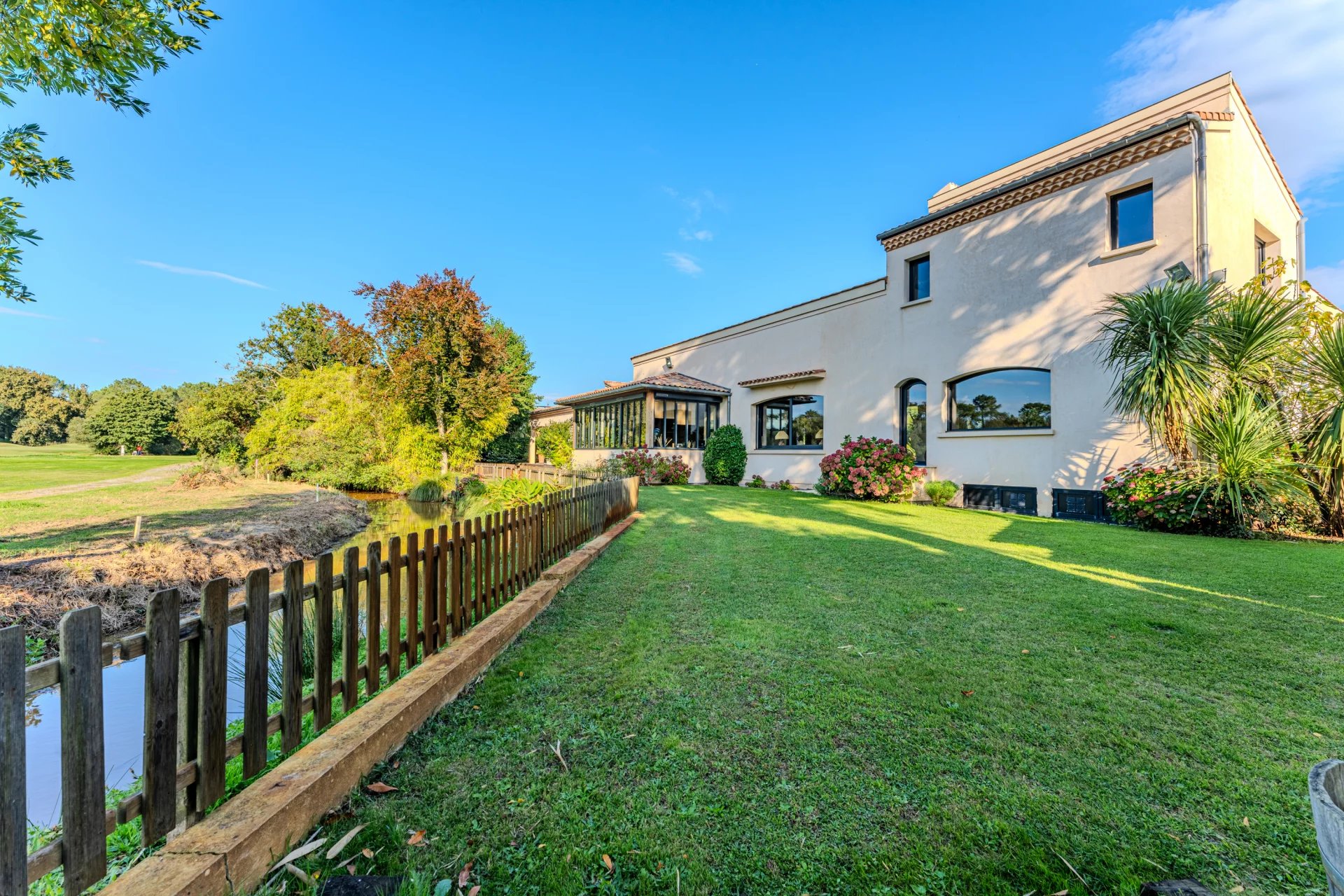 Arcachon, New Aquitaine, 33120, FR, 5 Bedrooms Bedrooms, ,5 BathroomsBathrooms,Residential,For Sale,1600630