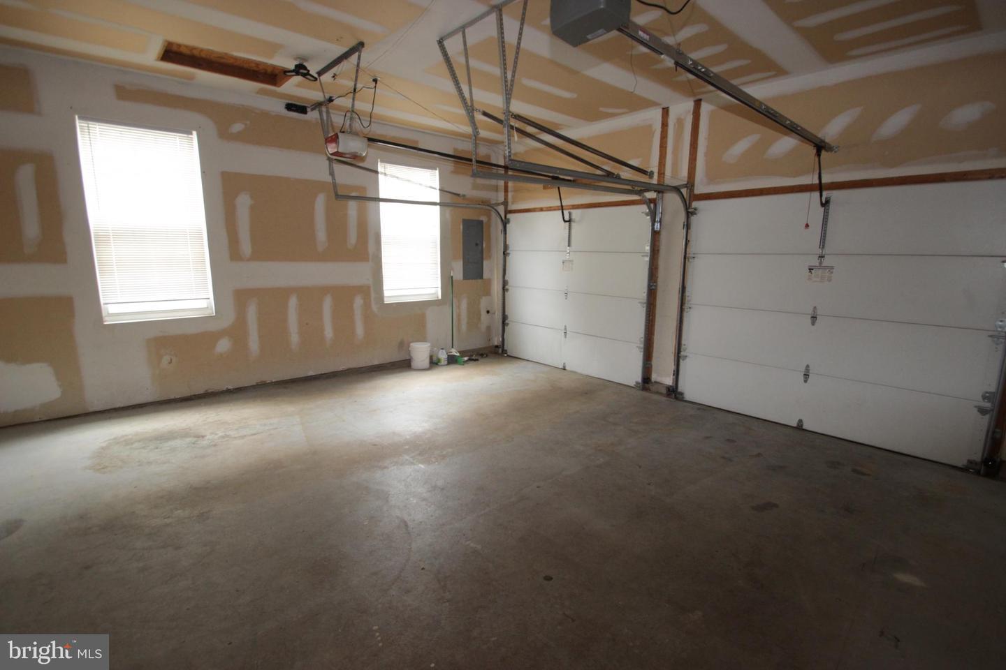 New Castle, Delaware, 19720, United States, 4 Bedrooms Bedrooms, ,3 BathroomsBathrooms,Residential,For Sale,2049034