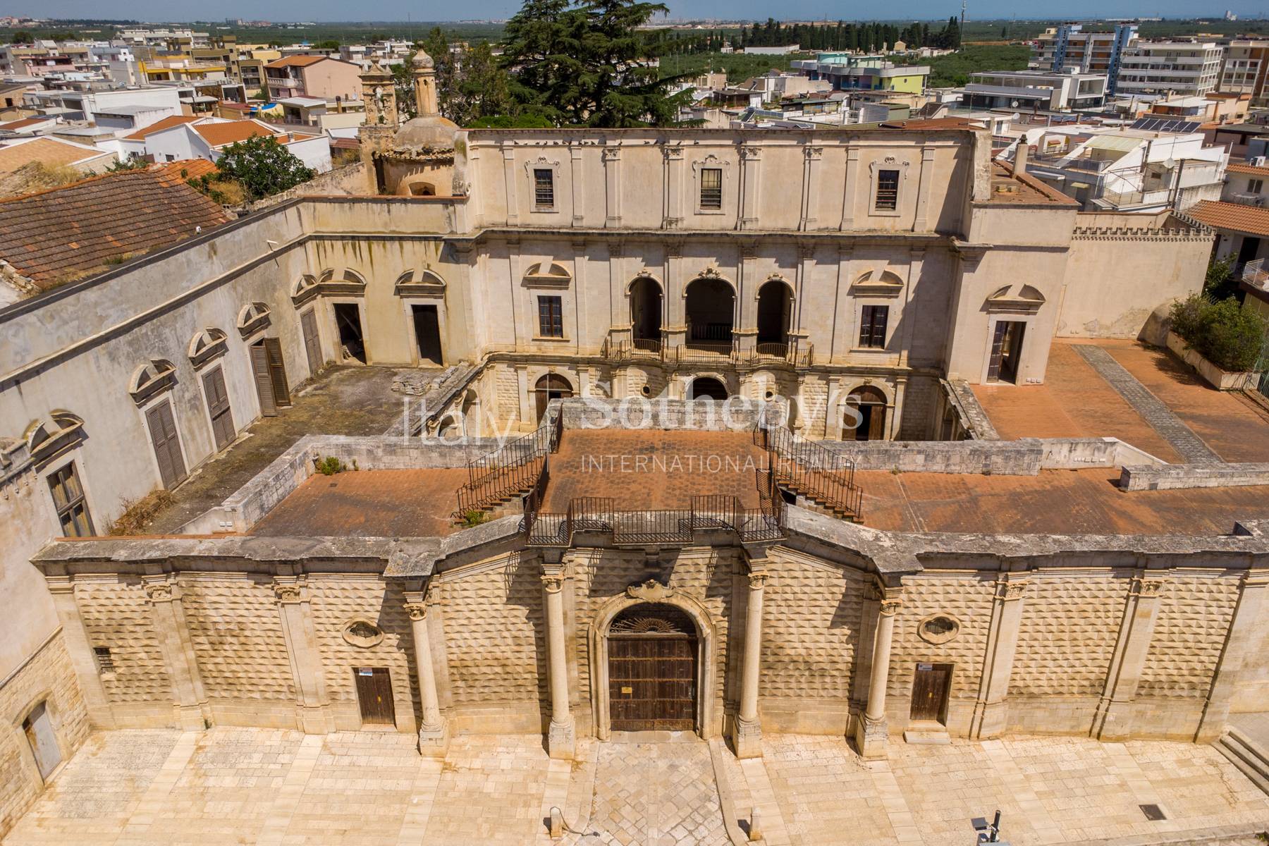  Baroque castle with gardens in ancient village - 物件實景