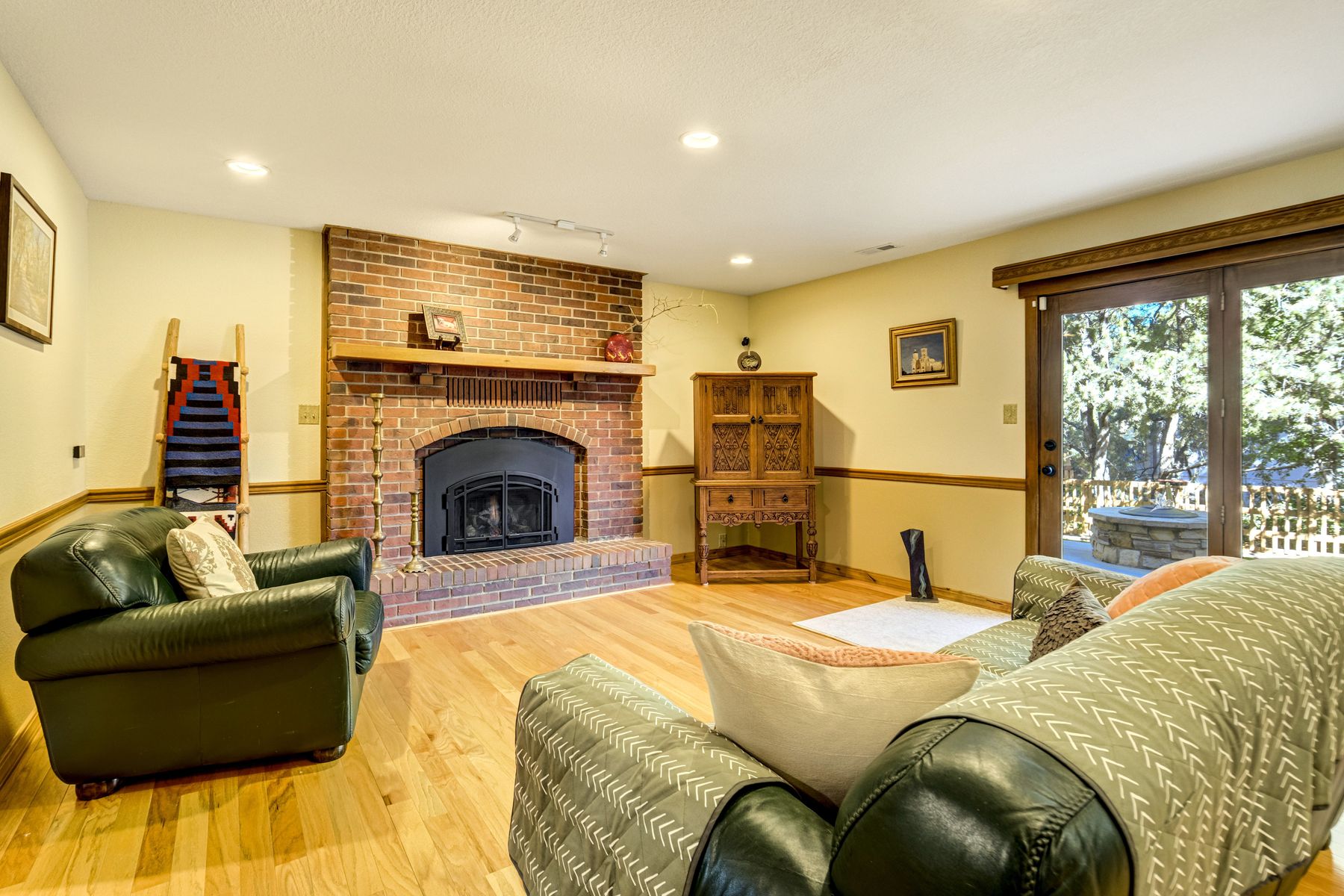  Impeccably Maintained Craftsman Retreat on a Quiet Cul-de-Sac - 物件實景
