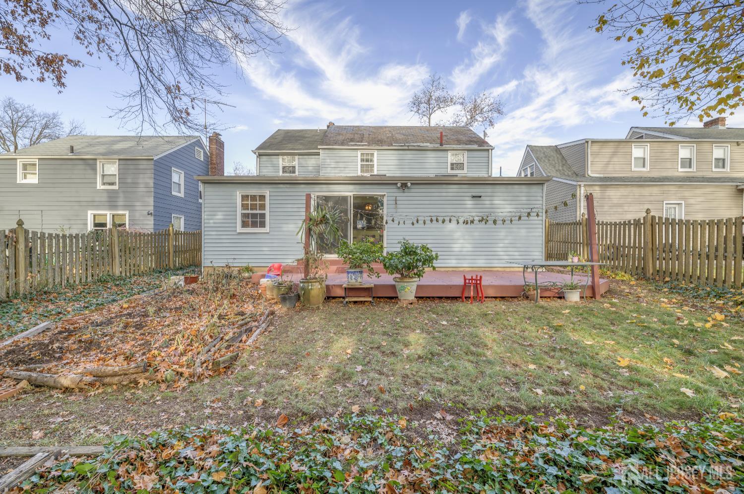 New Brunswick, New Jersey, 08901, United States, 4 Bedrooms Bedrooms, ,4 BathroomsBathrooms,Residential,For Sale,1996450