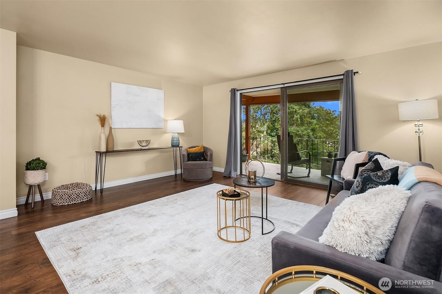 SEATTLE, Washington, 98105, United States, 2 Bedrooms Bedrooms, ,1 BathroomBathrooms,Residential,For Sale,1957633