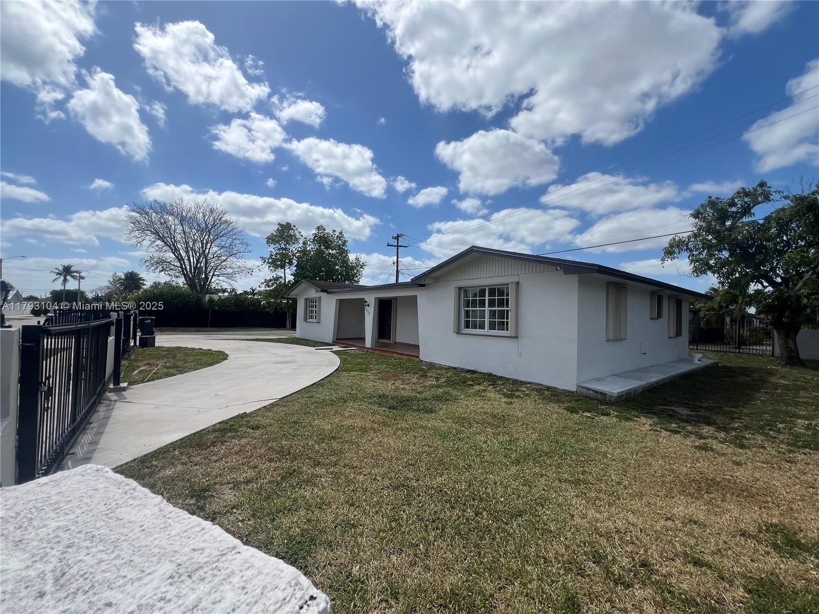 Miami, Florida, 33165, United States, 4 Bedrooms Bedrooms, ,2 BathroomsBathrooms,Residential,For Sale,1936864