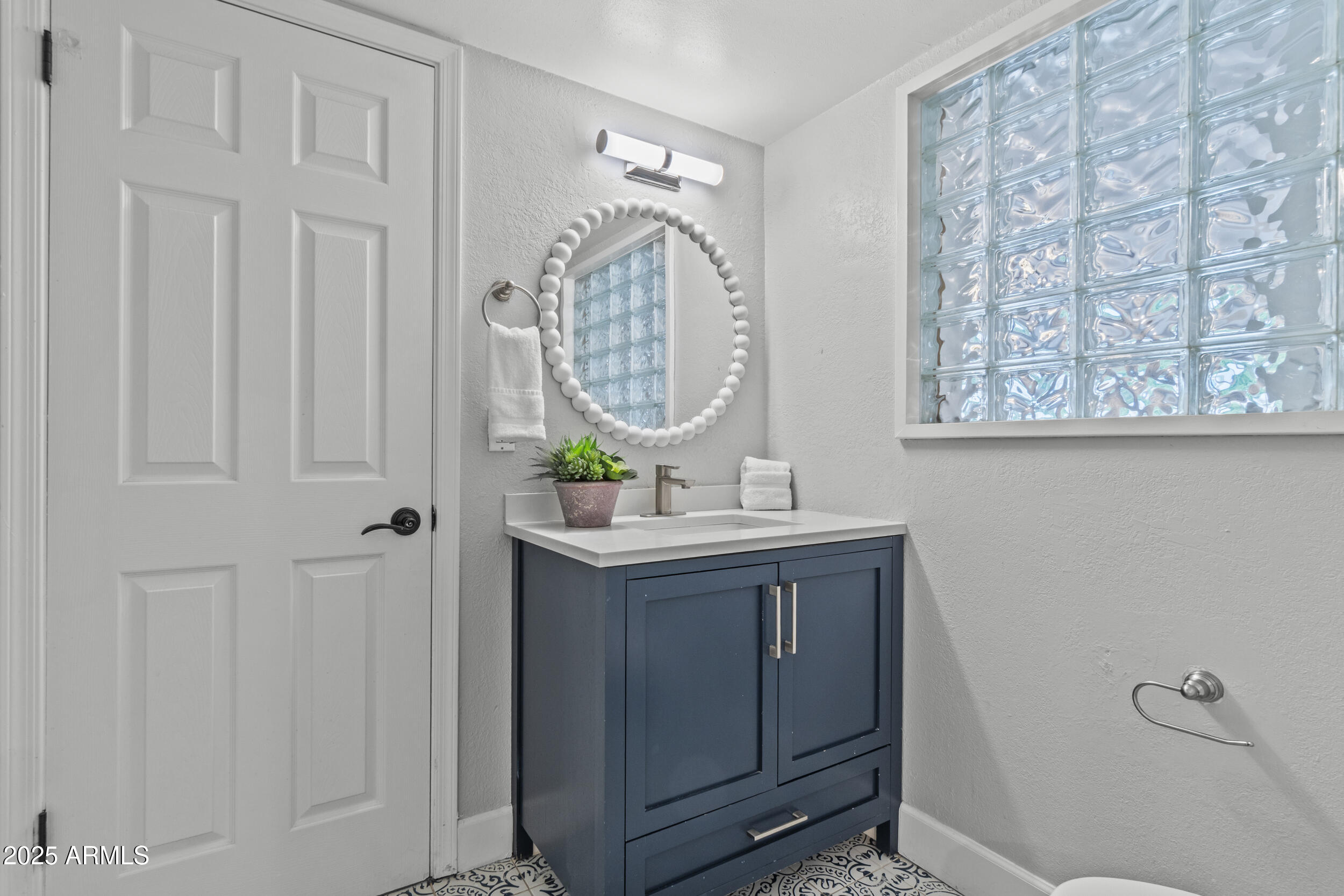 Phoenix, Arizona, 85018, United States, 6 Bedrooms Bedrooms, ,4 BathroomsBathrooms,Residential,For Sale,2002076