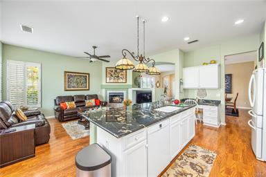 Corona, California, 92883, United States, 2 Bedrooms Bedrooms, ,2 BathroomsBathrooms,Residential,For Sale,1994557