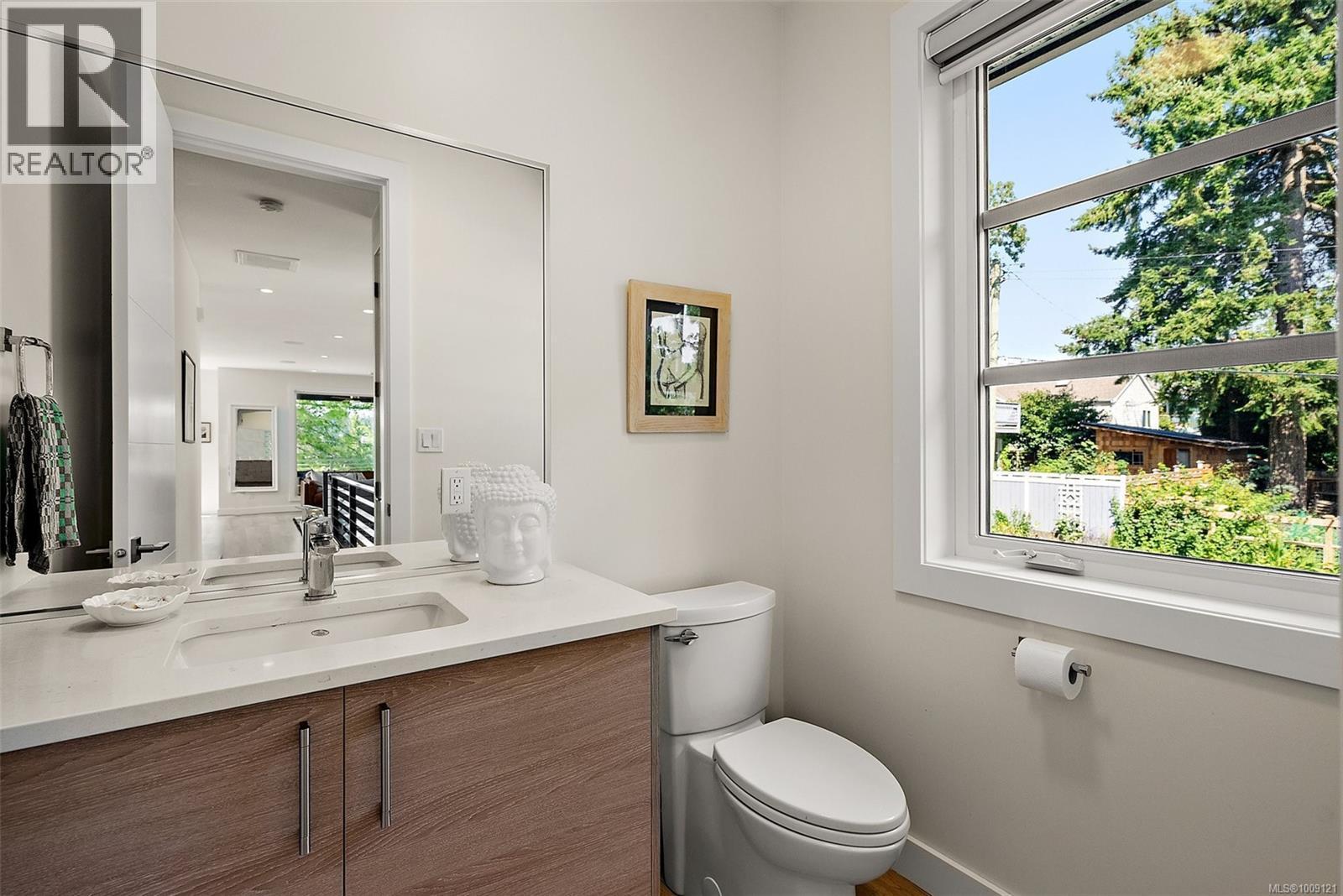 CENTRAL SAANICH, British Columbia, V8M 2G2, CA, 3 Bedrooms Bedrooms, ,4 BathroomsBathrooms,Residential,For Sale,1907005