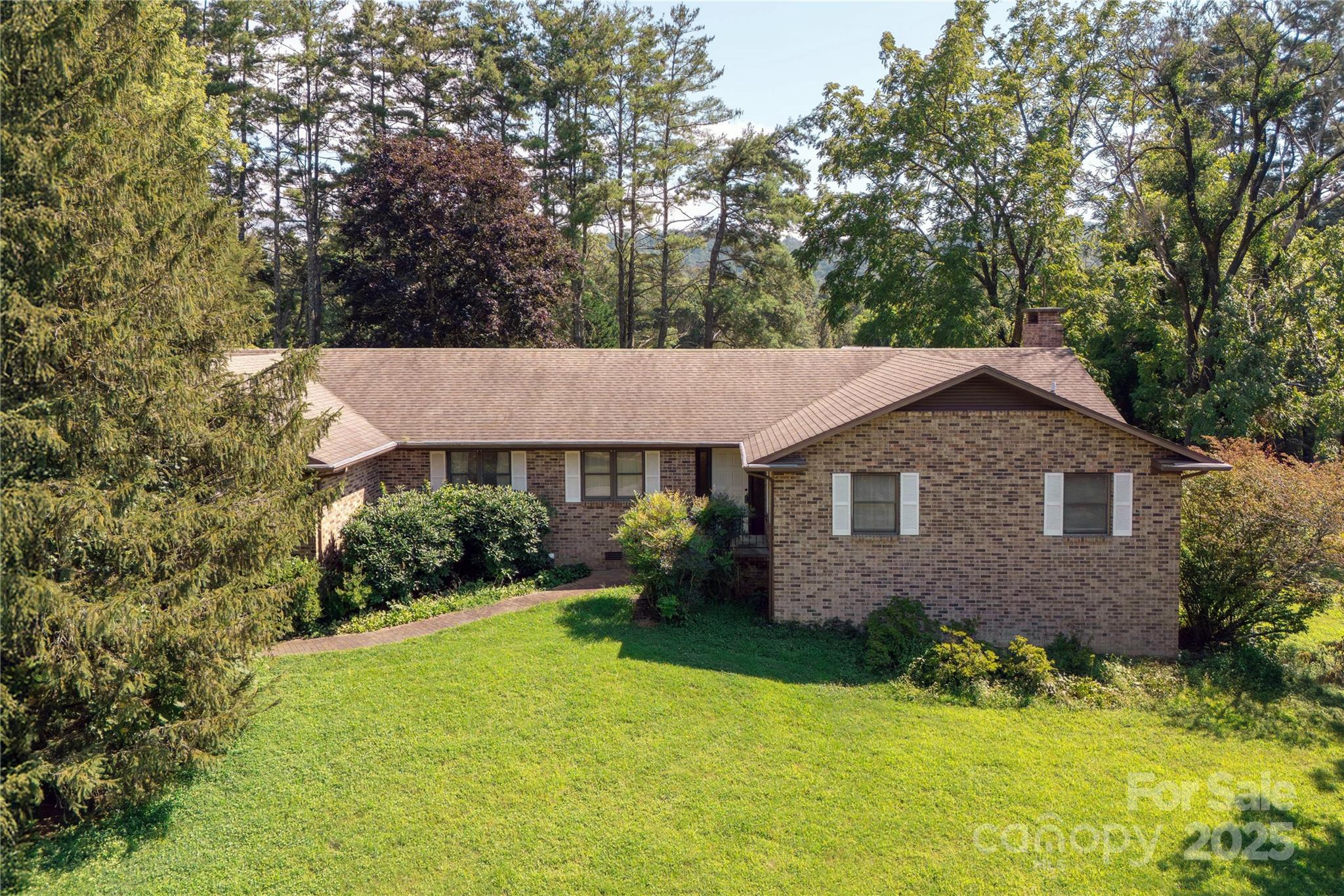 Hendersonville, North Carolina, 28791, United States, 3 Bedrooms Bedrooms, ,2 BathroomsBathrooms,Residential,For Sale,1910646