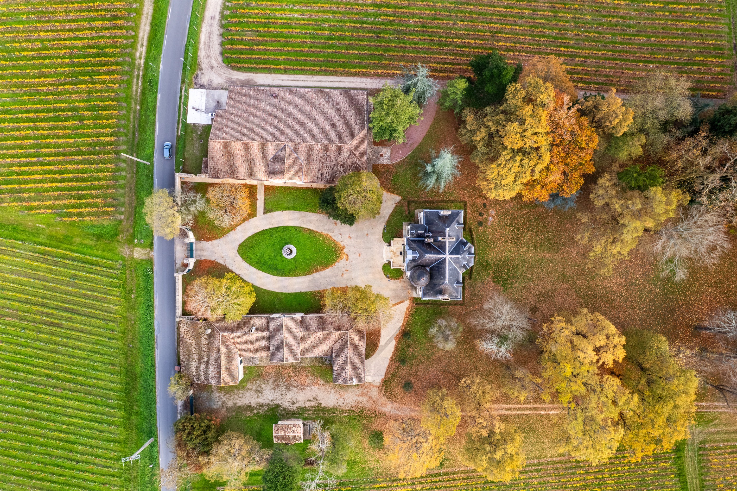  EXCLUSIVE - RARE - CHATEAU & VINEYARDS ON THE OUTSKIRTS OF BORDEAUX - 物件實景