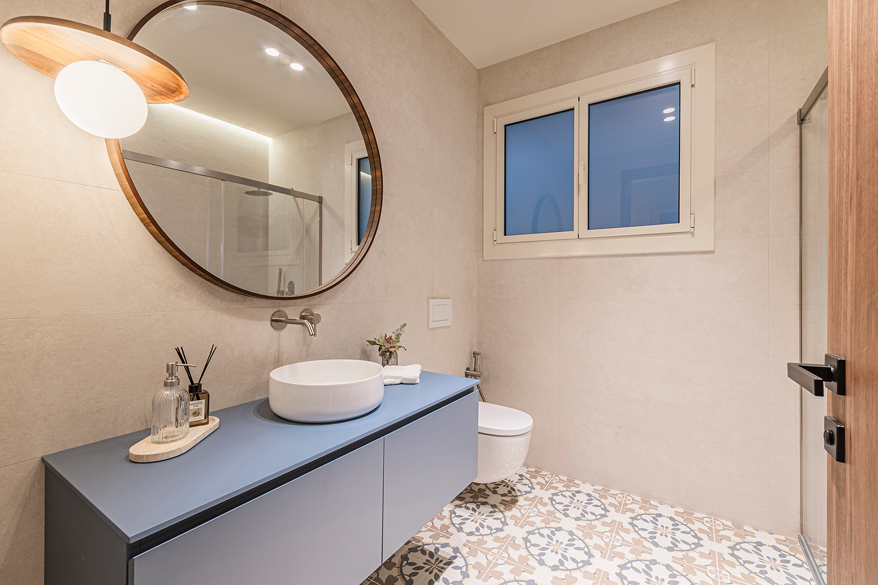  Renovated flat in historic building - L