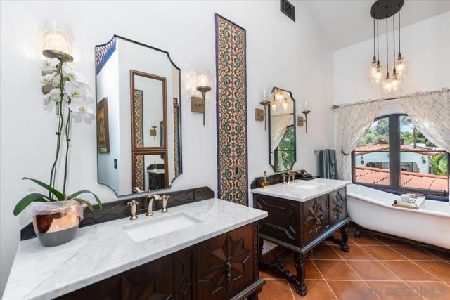 El Cajon, California, 92019, United States, 3 Bedrooms Bedrooms, ,4 BathroomsBathrooms,Residential,For Sale,1872864