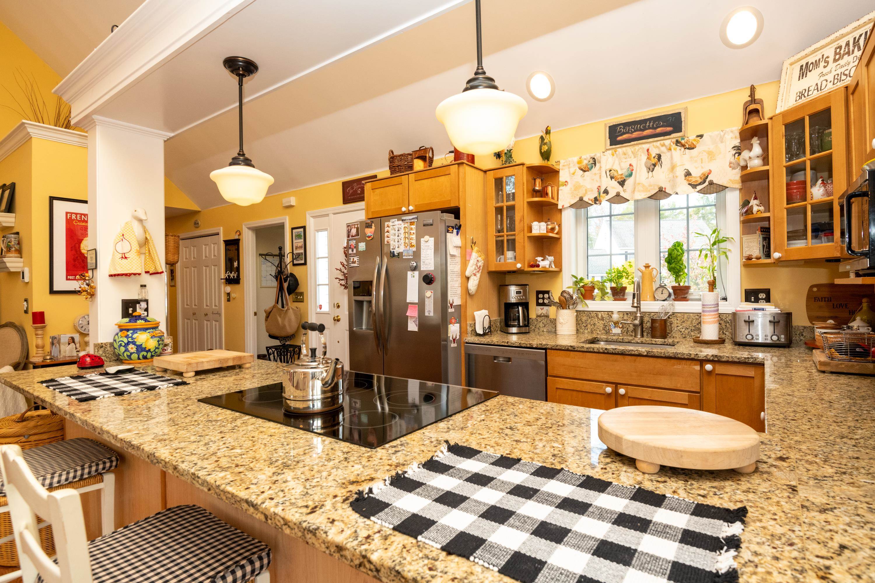 Seabrook, New Hampshire, 03874, United States, 3 Bedrooms Bedrooms, ,2 BathroomsBathrooms,Residential,For Sale,1989185