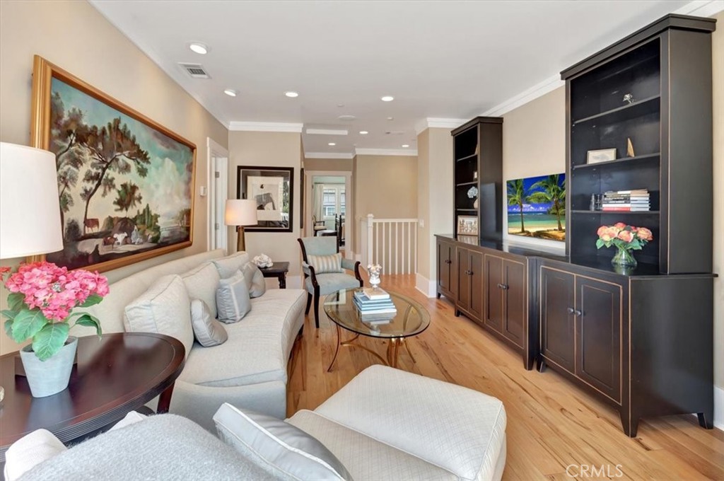 Long Beach, California, 90803, United States, 5 Bedrooms Bedrooms, ,4 BathroomsBathrooms,Residential,For Sale,1916985