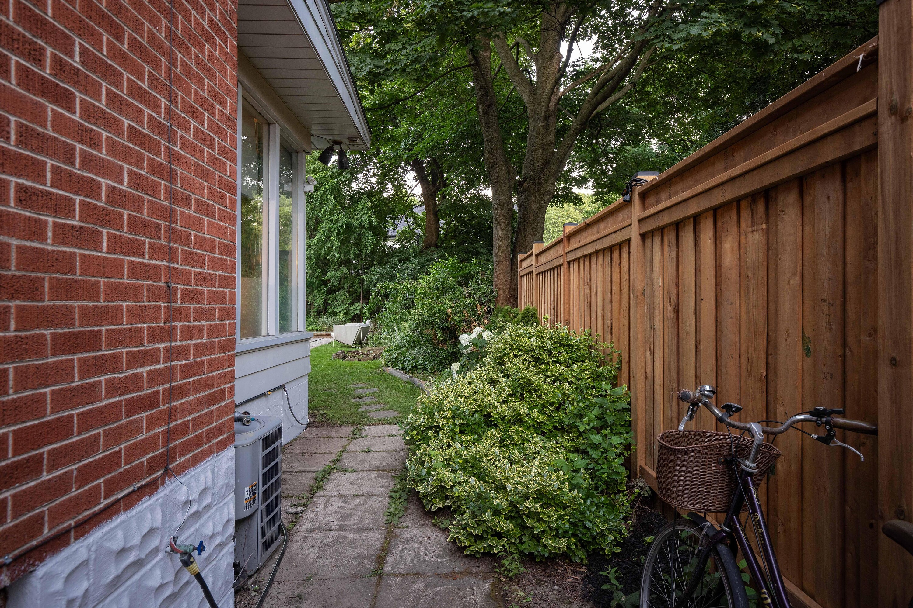  Private Backyard Oasis - 物件實景