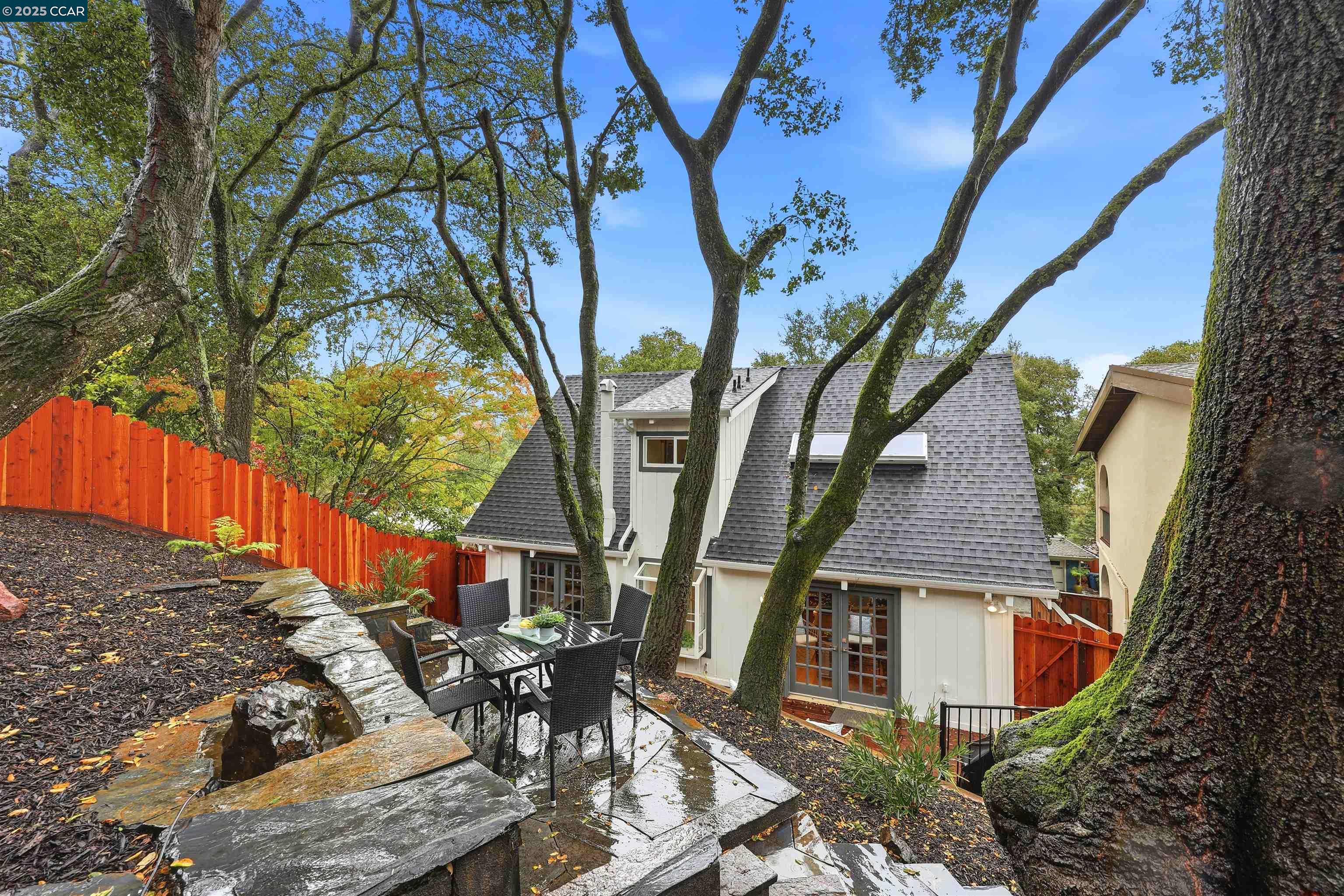 Orinda, California, 94563, United States, 3 Bedrooms Bedrooms, ,2 BathroomsBathrooms,Residential,For Sale,1993429