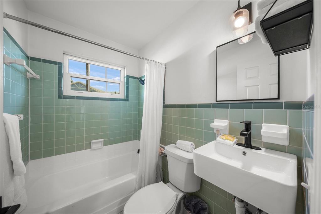 Holmes Beach, Florida, 34217, United States, 3 Bedrooms Bedrooms, ,3 BathroomsBathrooms,Residential,For Sale,1902788