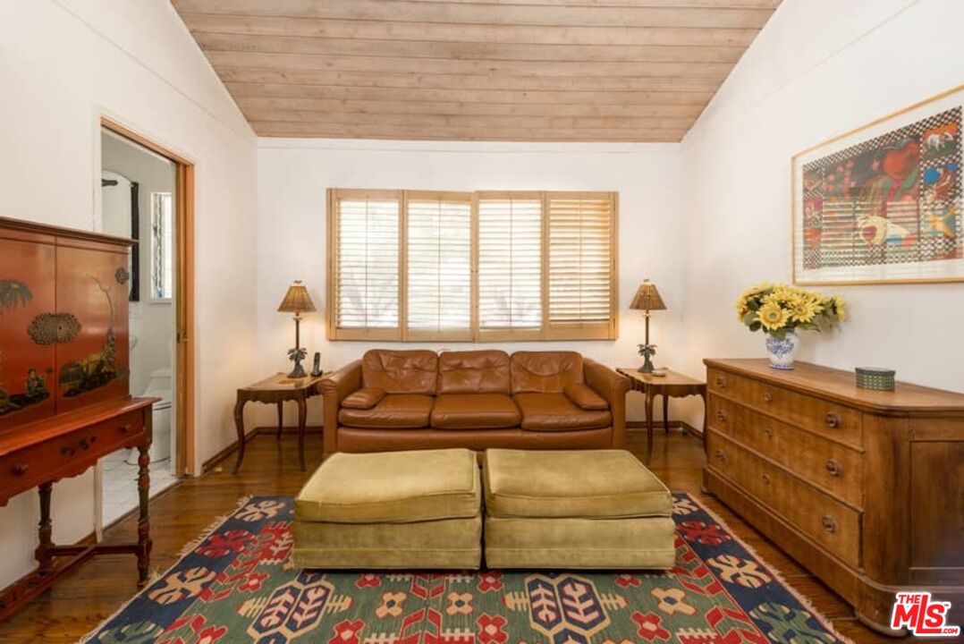 Los Angeles, California, 90049, United States, 3 Bedrooms Bedrooms, ,2 BathroomsBathrooms,Residential,For Sale,1913369