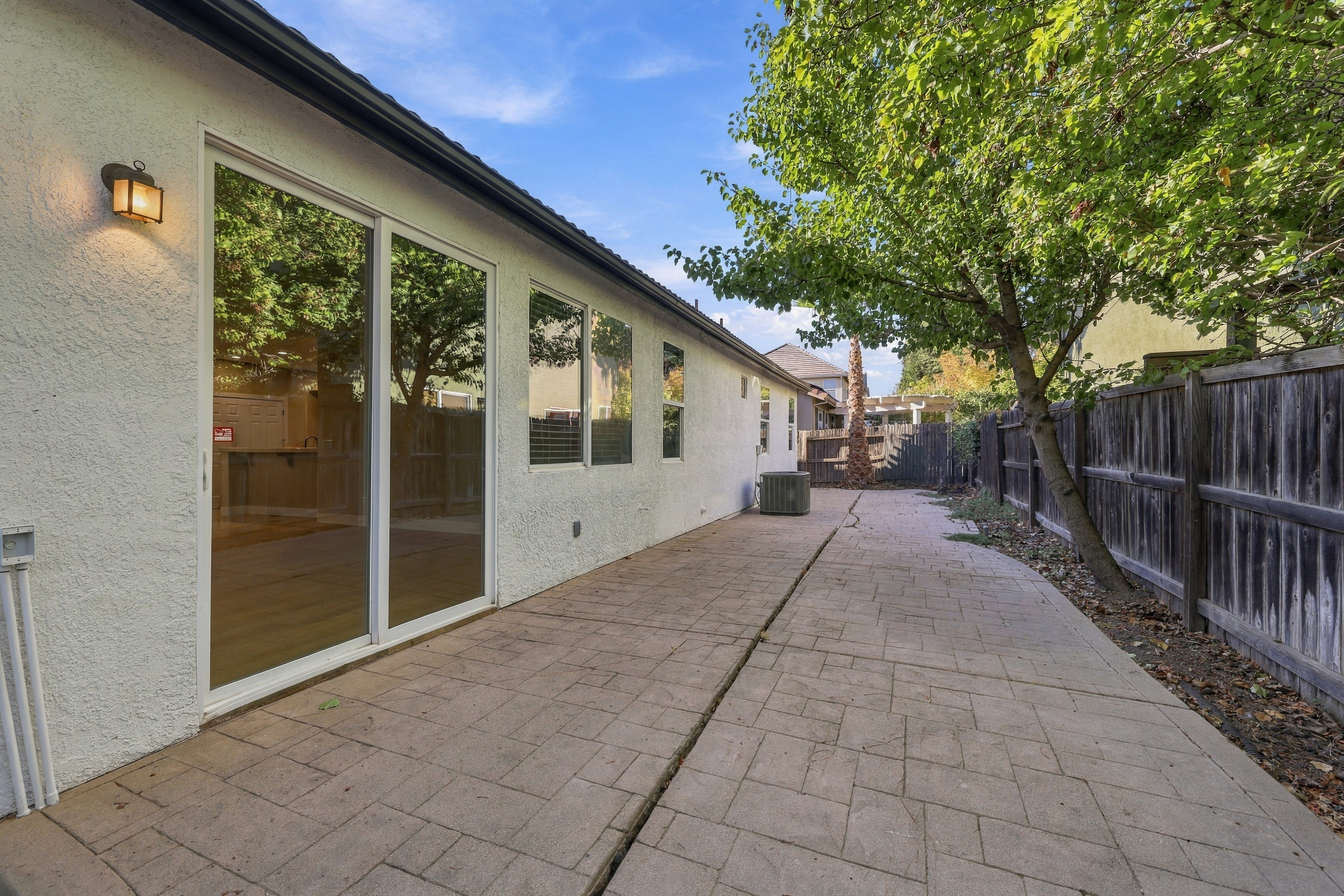  5602 Pop Becker Street, Sacramento, CA 95835 - 物件實景