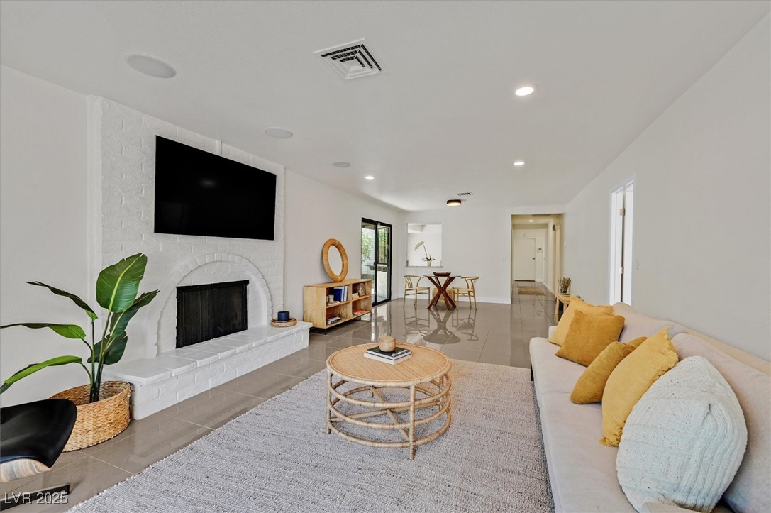 Las Vegas, Nevada, 89102, United States, 3 Bedrooms Bedrooms, ,2 BathroomsBathrooms,Residential,For Sale,1940412