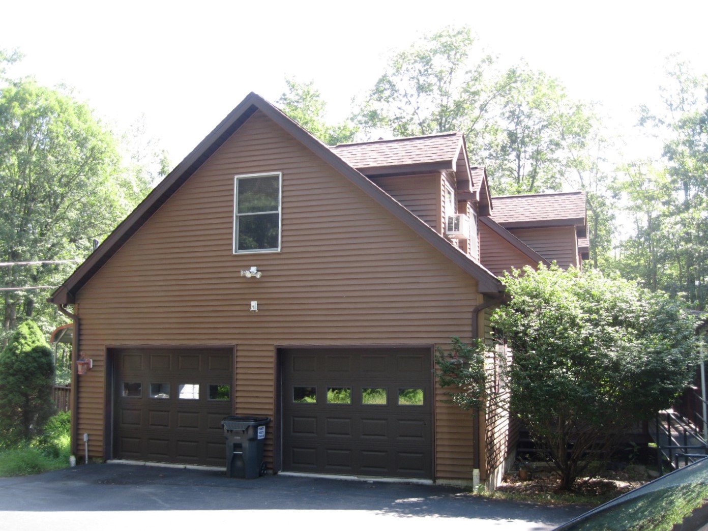 Hawley, Pennsylvania, 18428, United States, 4 Bedrooms Bedrooms, ,4 BathroomsBathrooms,Residential,For Sale,1907395