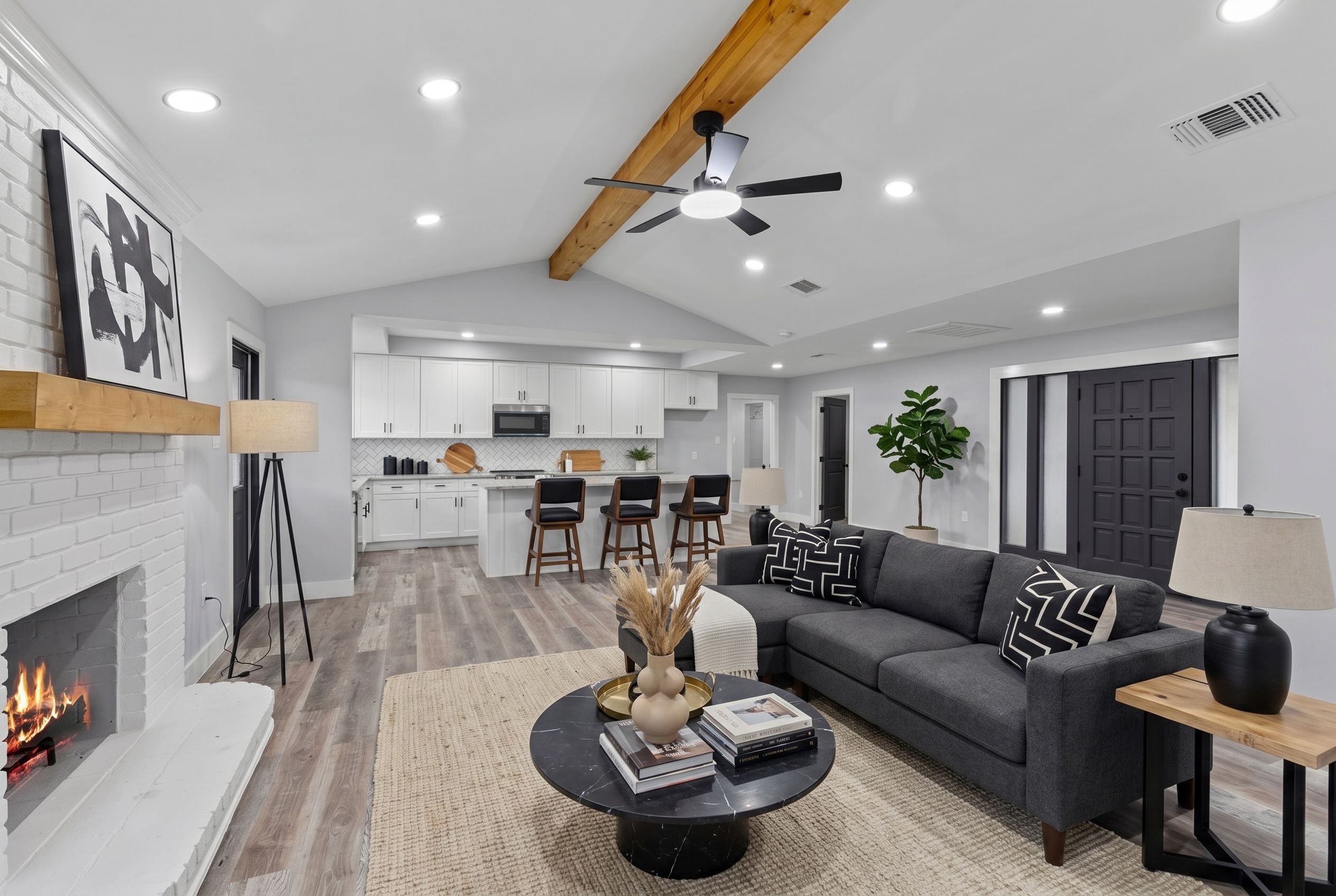  Fully Renovated Cul-de-Sac Living - 物件實景
