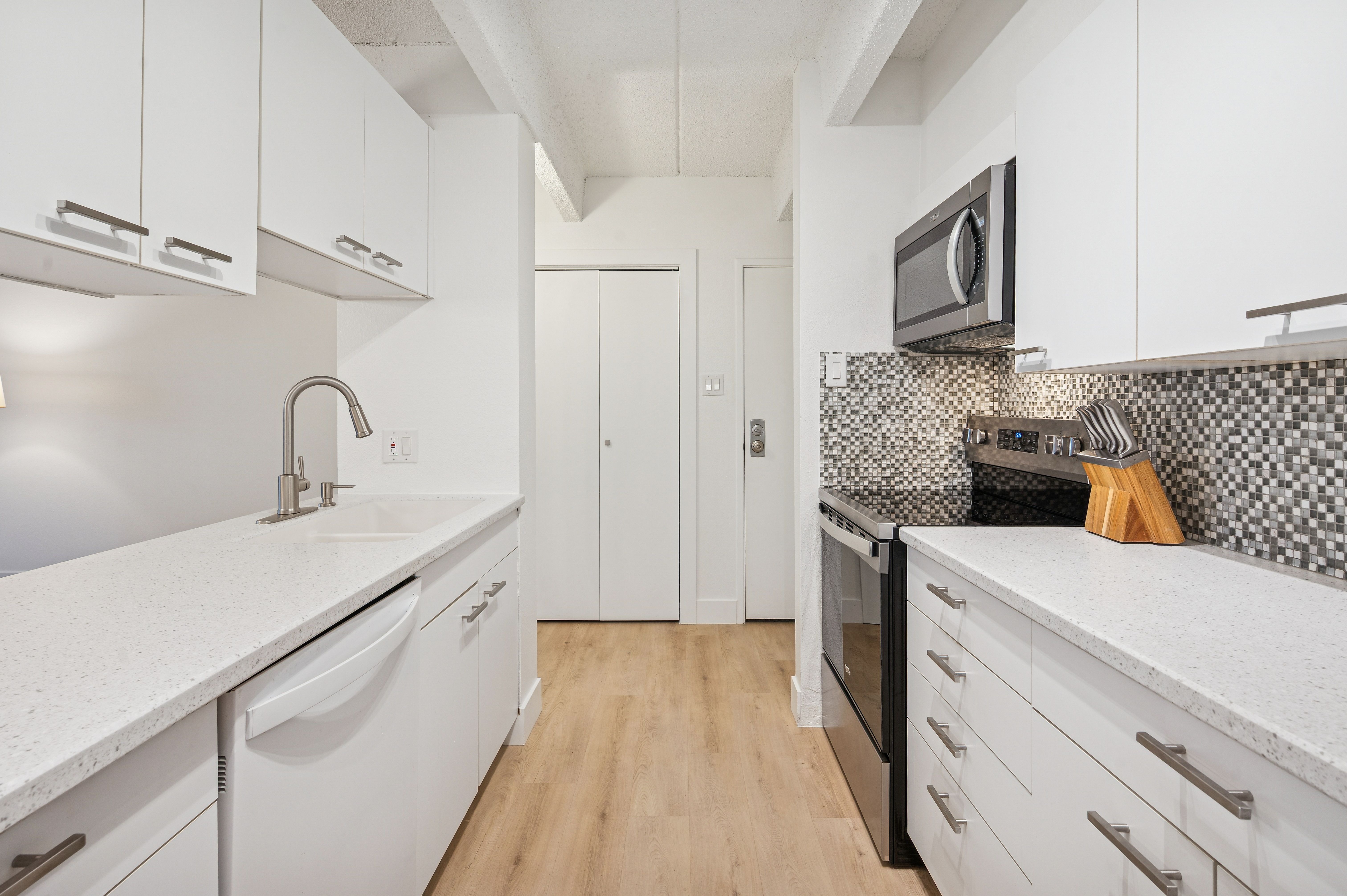  Stunning Mountain Views, Prime Loation & Unmatched Amenities - 物件實景