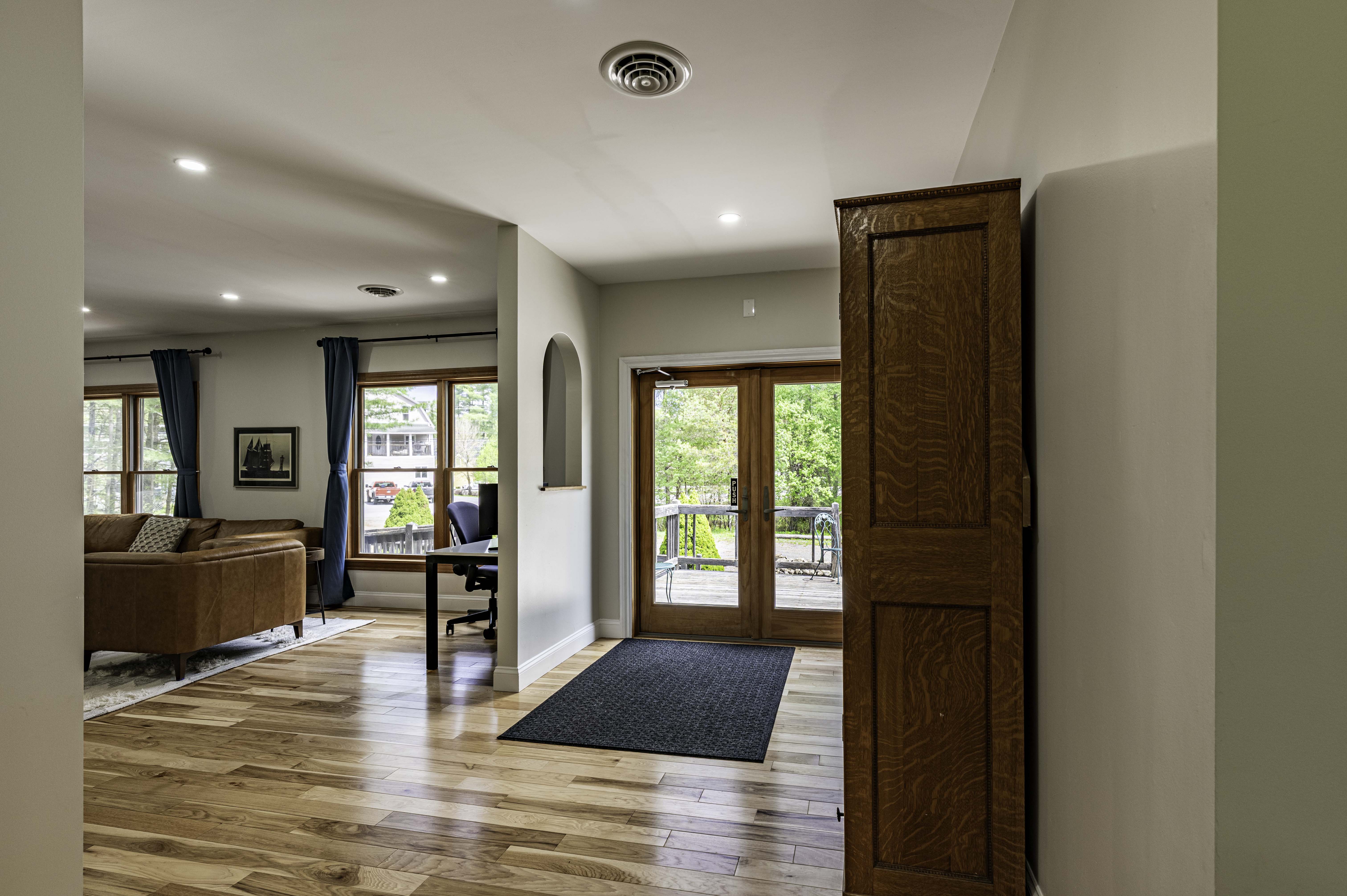  Ranch Style Home with Studio Apartment - 物件實景