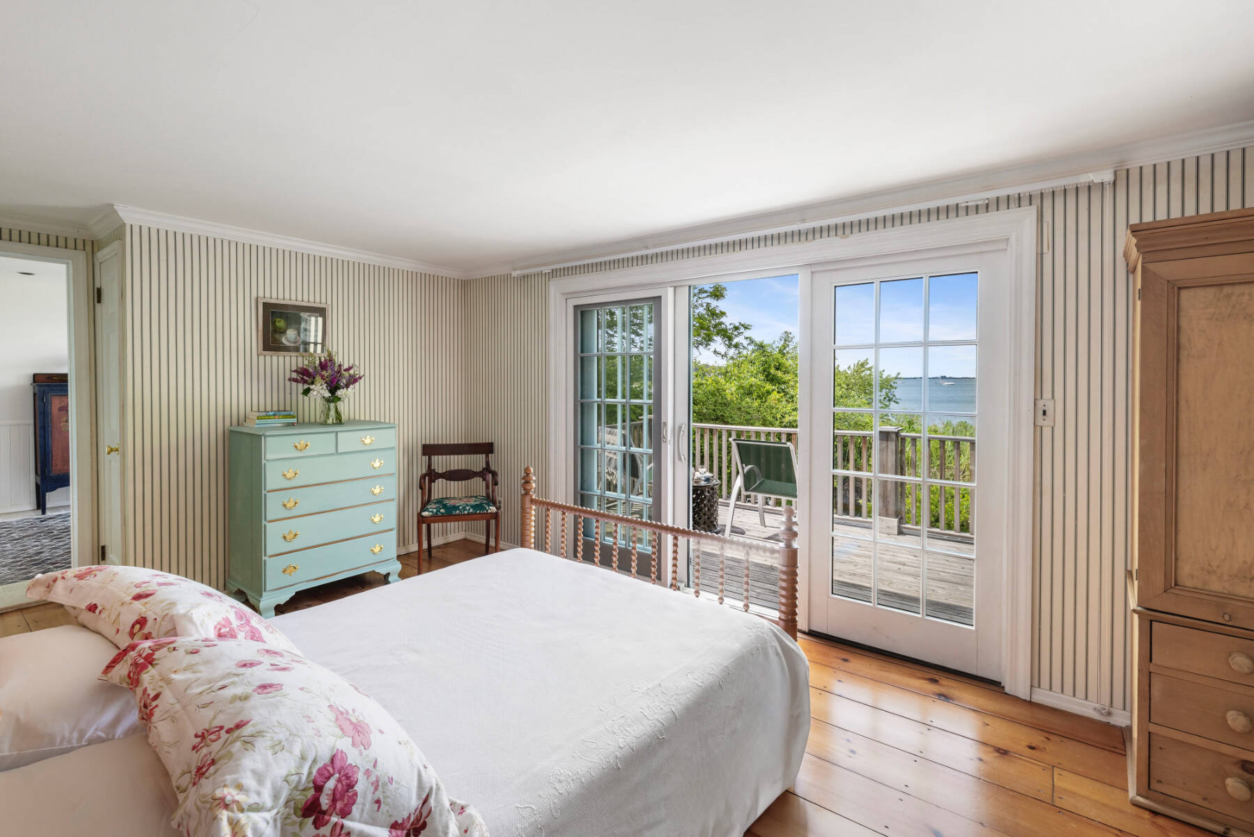  Sunrise to Sunset Views at this New Heavenly Waterfront Home - 物件實景