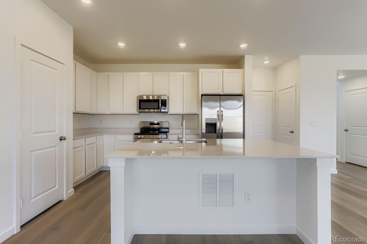 Thornton, Colorado, 80602, United States, 3 Bedrooms Bedrooms, ,2 BathroomsBathrooms,Residential,For Sale,1940914