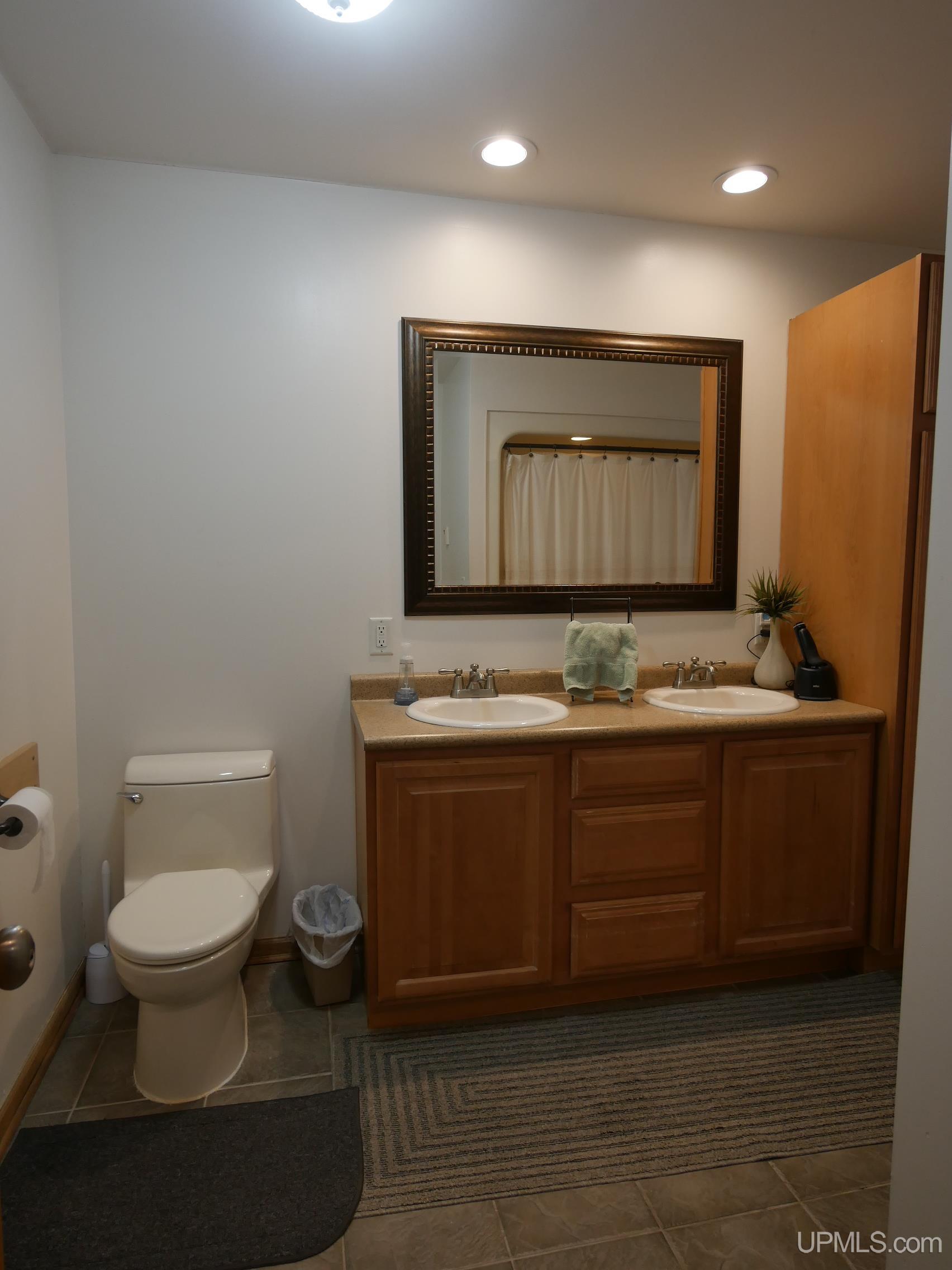 Houghton, Michigan, 49931, United States, 4 Bedrooms Bedrooms, ,3 BathroomsBathrooms,Residential,For Sale,1924380