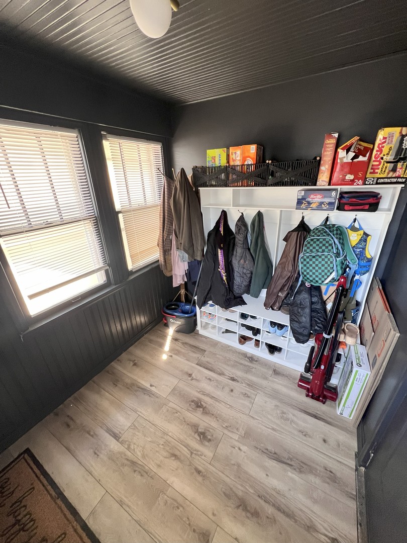 Brookfield, Illinois, 60513, United States, 5 Bedrooms Bedrooms, ,3 BathroomsBathrooms,Residential,For Sale,1989512