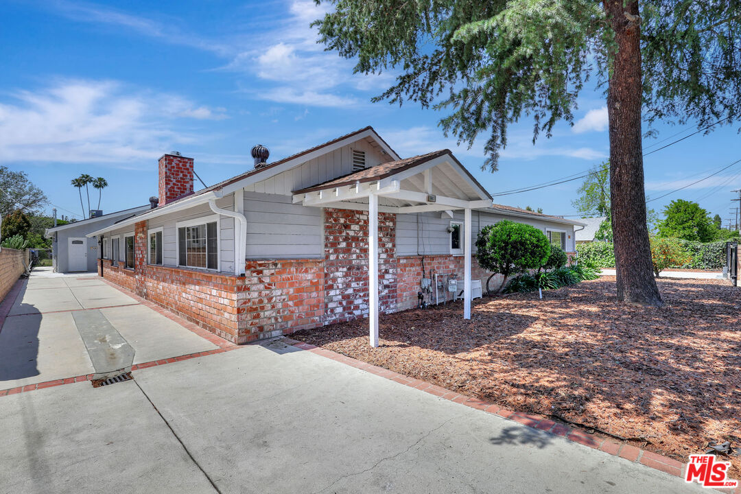 Reseda, California, 91335, United States, 10 Bedrooms Bedrooms, ,Residential,For Sale,1906500