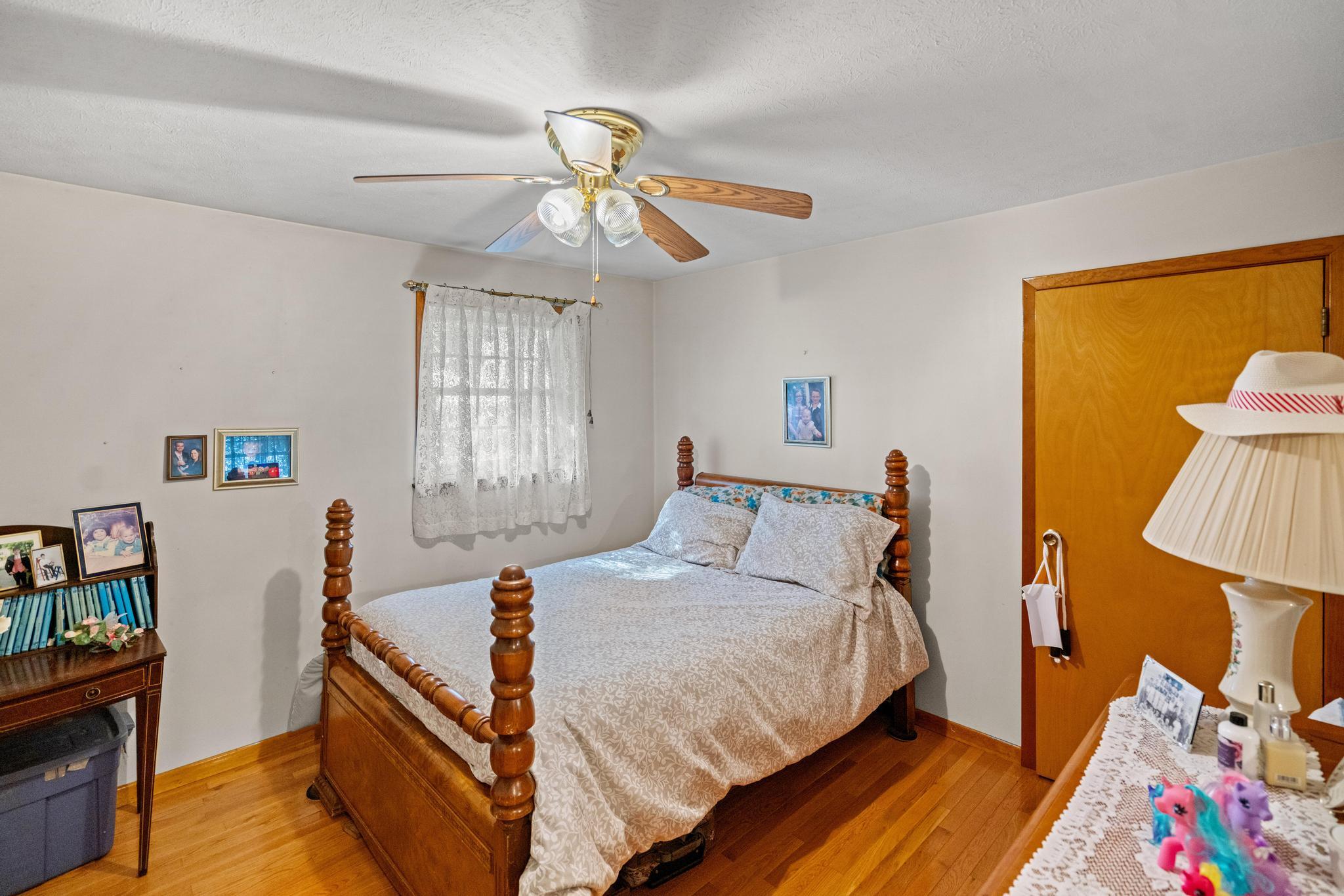 Williamstown, Kentucky, 41097, United States, 3 Bedrooms Bedrooms, ,1 BathroomBathrooms,Residential,For Sale,1995812