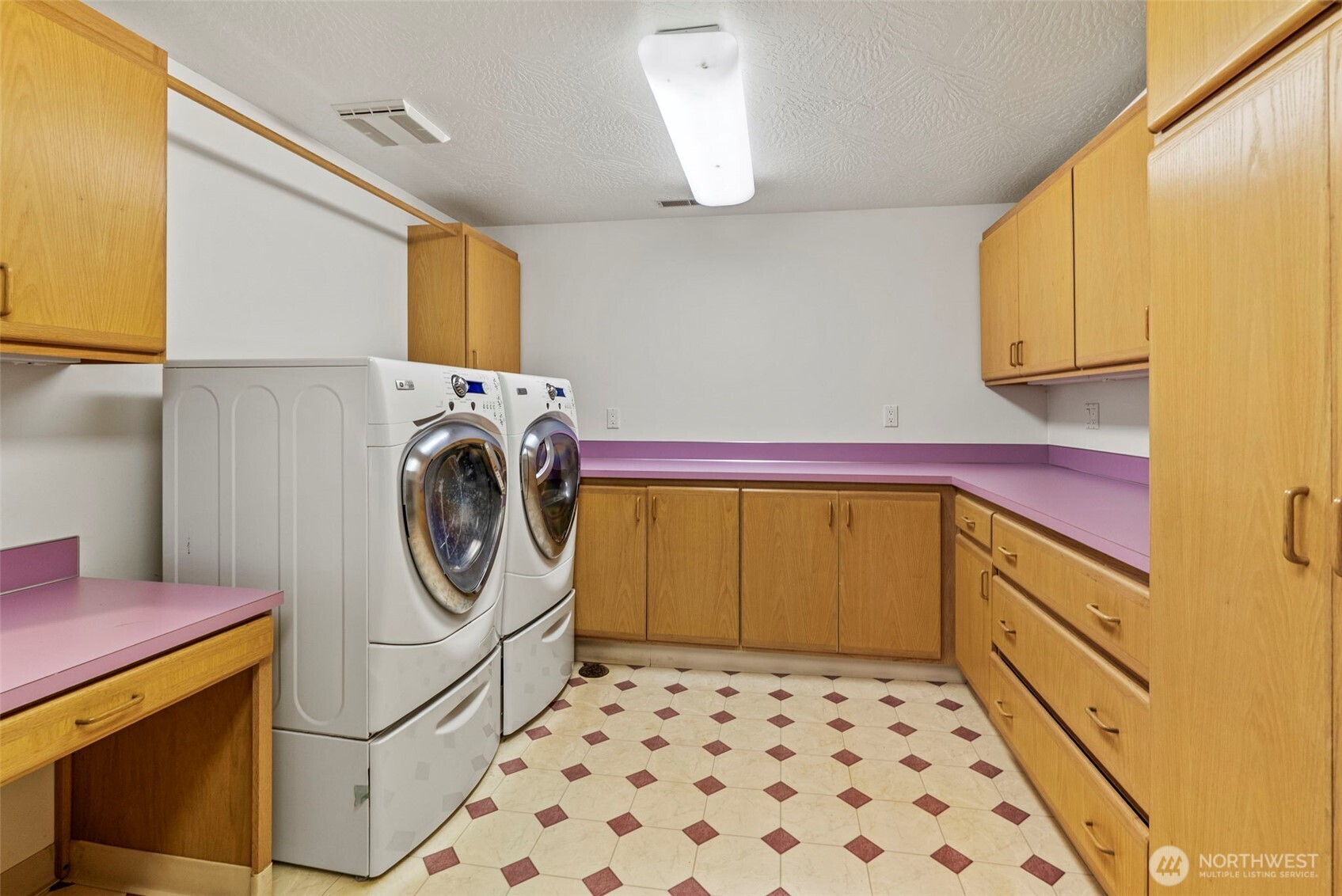Longview, Washington, 98632, United States, 4 Bedrooms Bedrooms, ,2 BathroomsBathrooms,Residential,For Sale,1908554