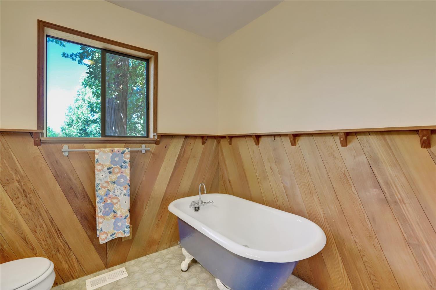 Nevada City, California, 95959, United States, 2 Bedrooms Bedrooms, ,2 BathroomsBathrooms,Residential,For Sale,1982530