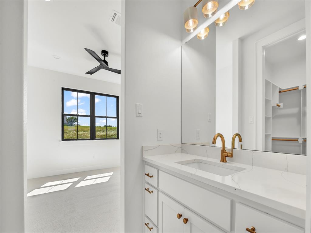 Weatherford, Texas, 76087, United States, 4 Bedrooms Bedrooms, ,4 BathroomsBathrooms,Residential,For Sale,1981455
