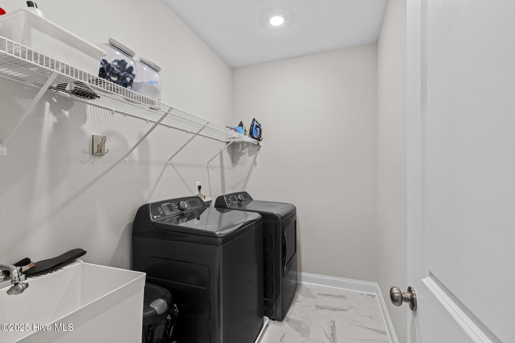 Peletier, North Carolina, 28584, United States, 4 Bedrooms Bedrooms, ,3 BathroomsBathrooms,Residential,For Sale,1976266