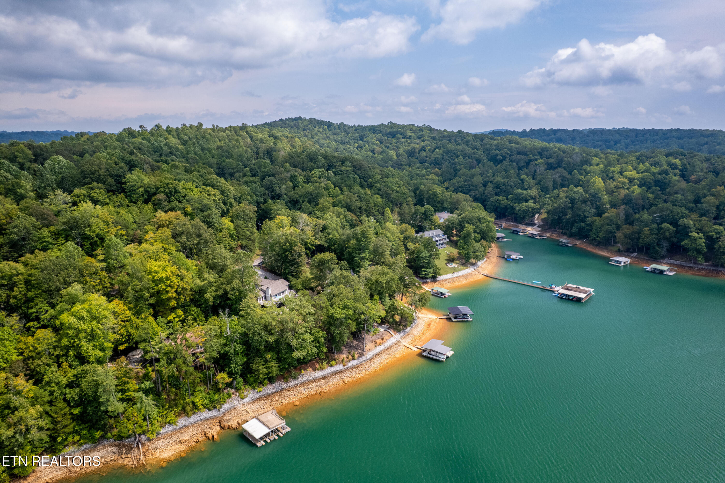 LaFollette, Tennessee, 37766, United States, 3 Bedrooms Bedrooms, ,4 BathroomsBathrooms,Residential,For Sale,1979718